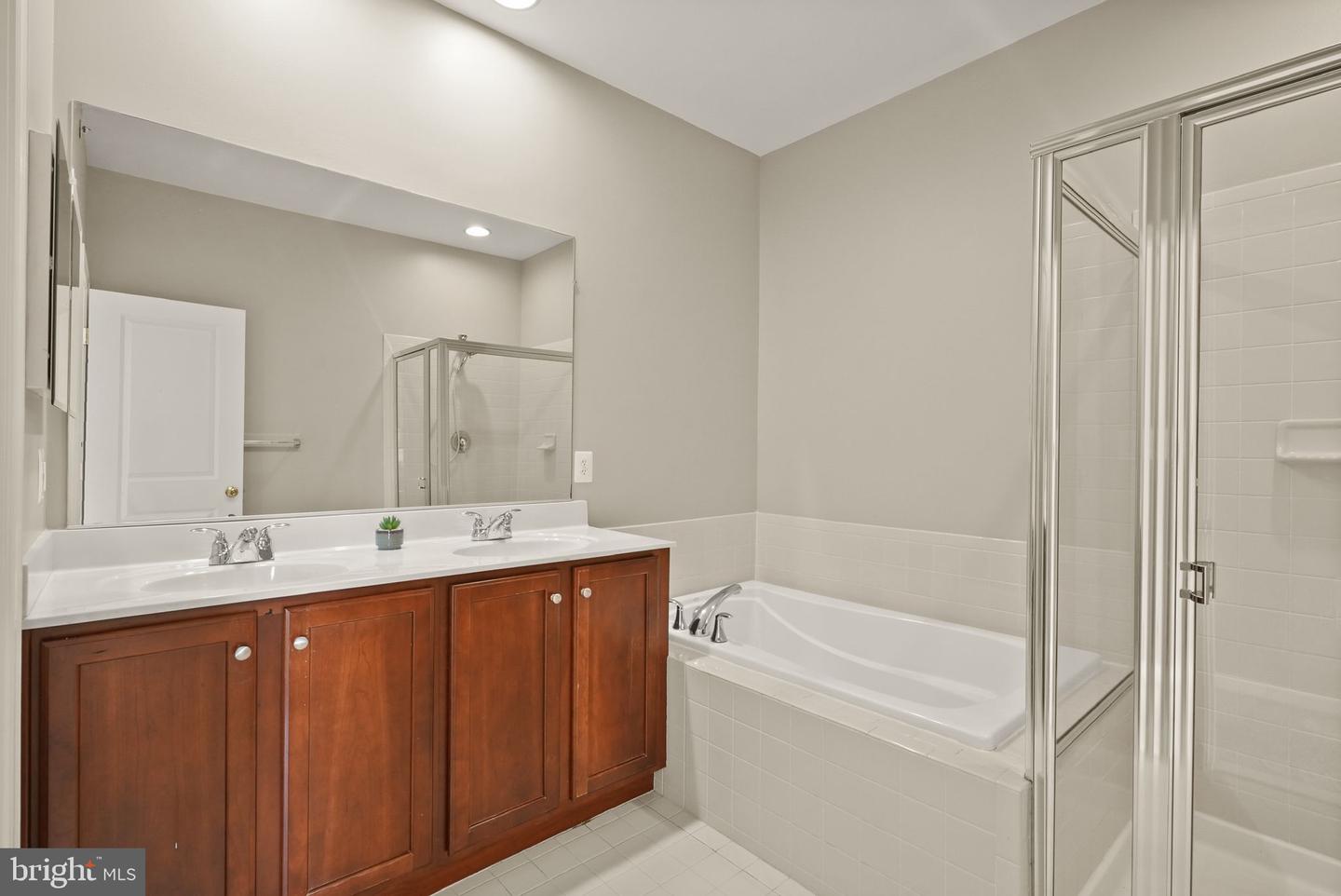 7913 CRESCENT PARK DR, GAINESVILLE, Virginia 20155, 3 Bedrooms Bedrooms, ,2 BathroomsBathrooms,Residential,For sale,7913 CRESCENT PARK DR,VAPW2100046 MLS # VAPW2100046