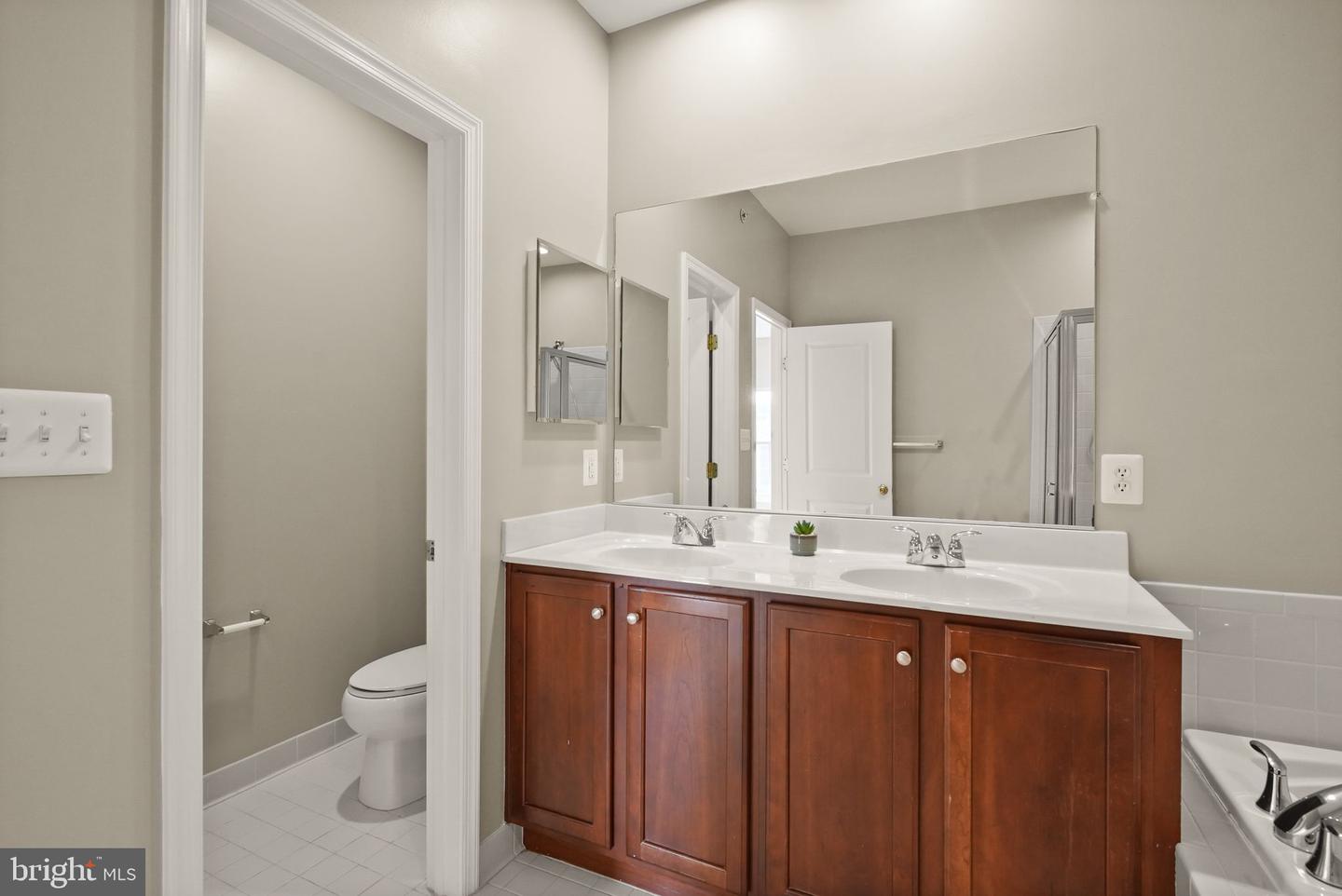 7913 CRESCENT PARK DR, GAINESVILLE, Virginia 20155, 3 Bedrooms Bedrooms, ,2 BathroomsBathrooms,Residential,For sale,7913 CRESCENT PARK DR,VAPW2100046 MLS # VAPW2100046