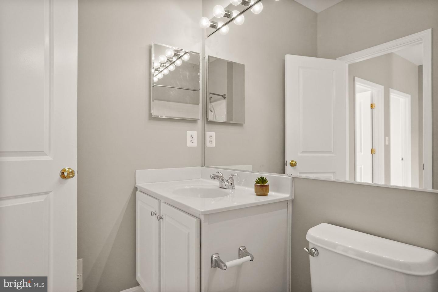 7913 CRESCENT PARK DR, GAINESVILLE, Virginia 20155, 3 Bedrooms Bedrooms, ,2 BathroomsBathrooms,Residential,For sale,7913 CRESCENT PARK DR,VAPW2100046 MLS # VAPW2100046