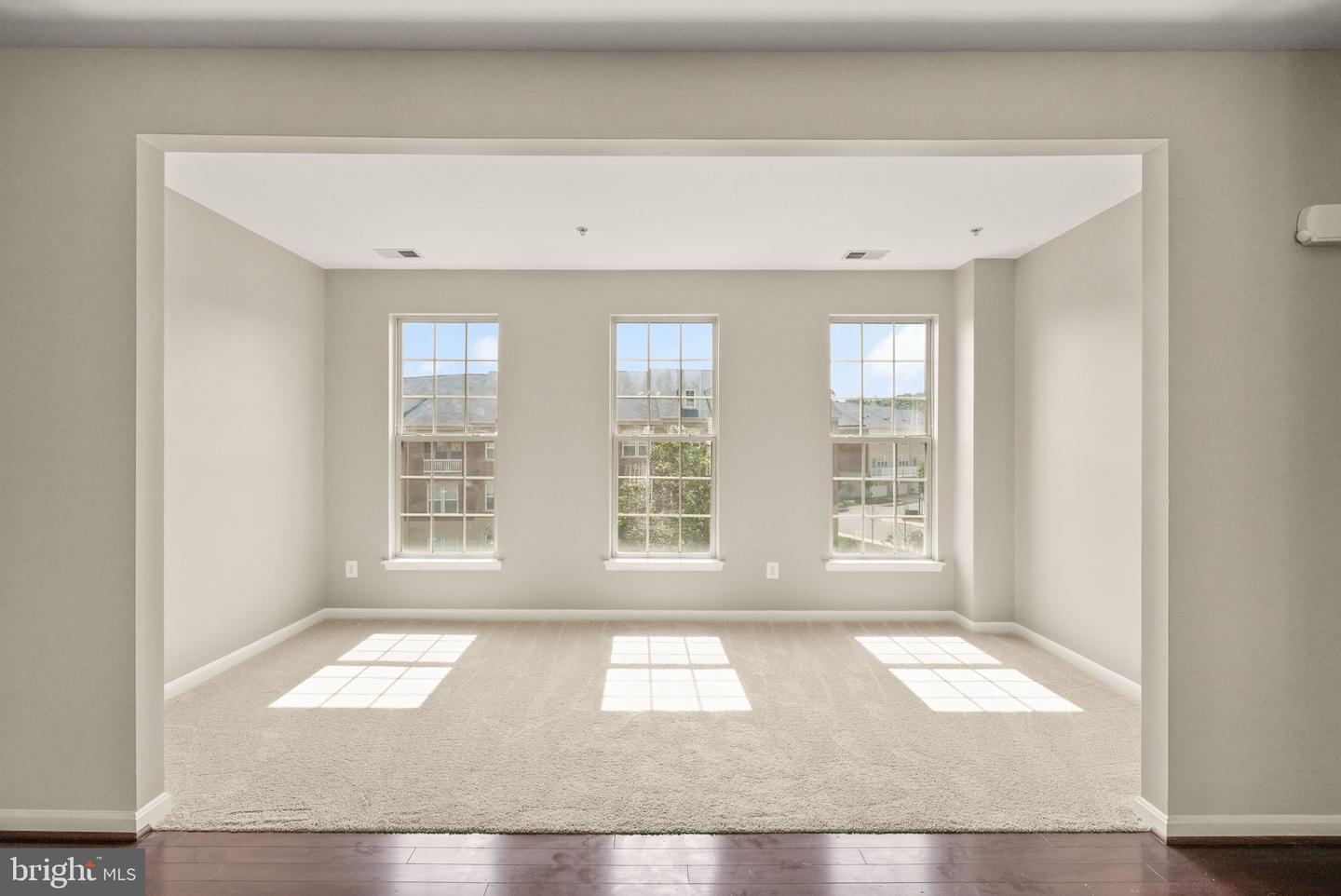 7913 CRESCENT PARK DR, GAINESVILLE, Virginia 20155, 3 Bedrooms Bedrooms, ,2 BathroomsBathrooms,Residential,For sale,7913 CRESCENT PARK DR,VAPW2100046 MLS # VAPW2100046