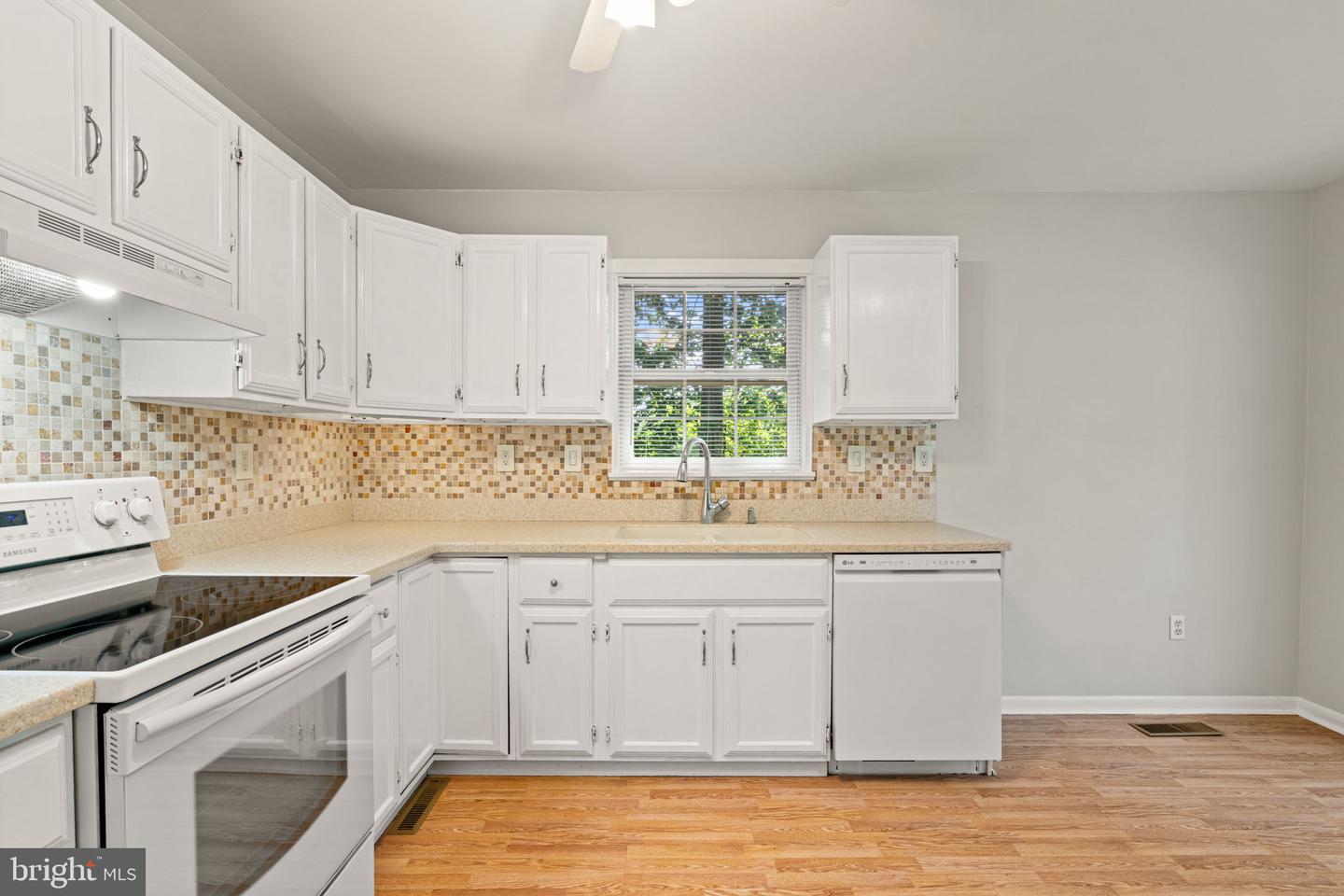 5526 SLATER ST, FREDERICKSBURG, Virginia 22407, 3 Bedrooms Bedrooms, 7 Rooms Rooms,2 BathroomsBathrooms,Residential,For sale,5526 SLATER ST,VASP2034950 MLS # VASP2034950