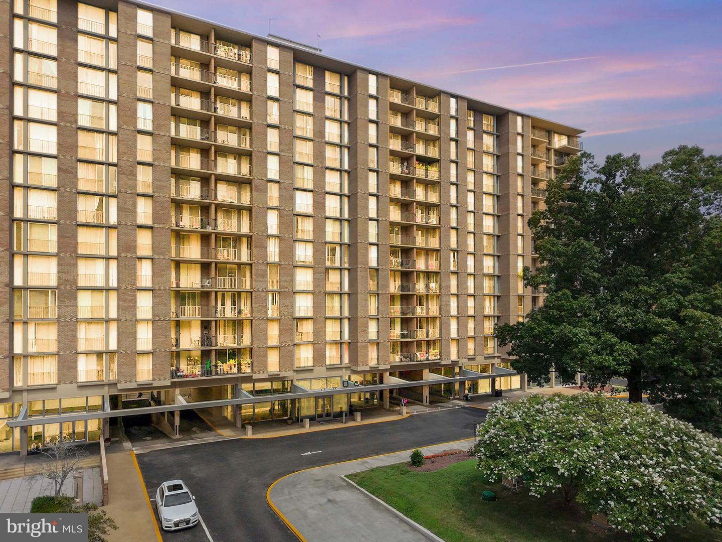 4600 S FOUR MILE RUN DR #707, ARLINGTON, Virginia 22204, 1 Bedroom Bedrooms, ,1 BathroomBathrooms,Residential,For sale,4600 S FOUR MILE RUN DR #707,VAAR2061492 MLS # VAAR2061492