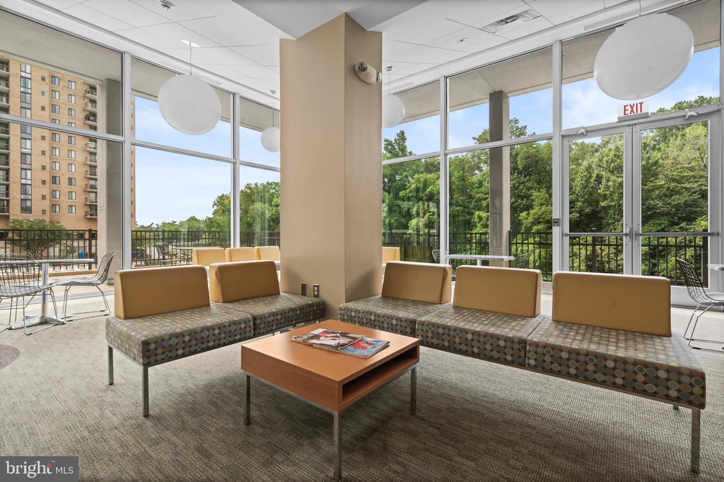 4600 S FOUR MILE RUN DR #707, ARLINGTON, Virginia 22204, 1 Bedroom Bedrooms, ,1 BathroomBathrooms,Residential,For sale,4600 S FOUR MILE RUN DR #707,VAAR2061492 MLS # VAAR2061492