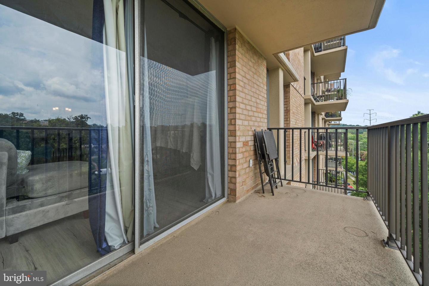 4600 S FOUR MILE RUN DR #707, ARLINGTON, Virginia 22204, 1 Bedroom Bedrooms, ,1 BathroomBathrooms,Residential,For sale,4600 S FOUR MILE RUN DR #707,VAAR2061492 MLS # VAAR2061492