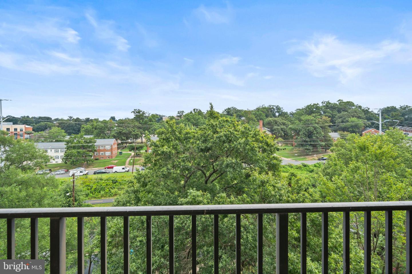 4600 S FOUR MILE RUN DR #707, ARLINGTON, Virginia 22204, 1 Bedroom Bedrooms, ,1 BathroomBathrooms,Residential,For sale,4600 S FOUR MILE RUN DR #707,VAAR2061492 MLS # VAAR2061492