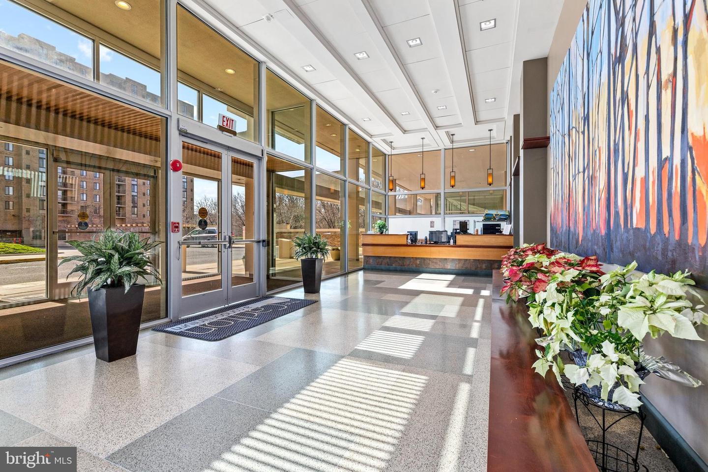 4600 S FOUR MILE RUN DR #707, ARLINGTON, Virginia 22204, 1 Bedroom Bedrooms, ,1 BathroomBathrooms,Residential,For sale,4600 S FOUR MILE RUN DR #707,VAAR2061492 MLS # VAAR2061492