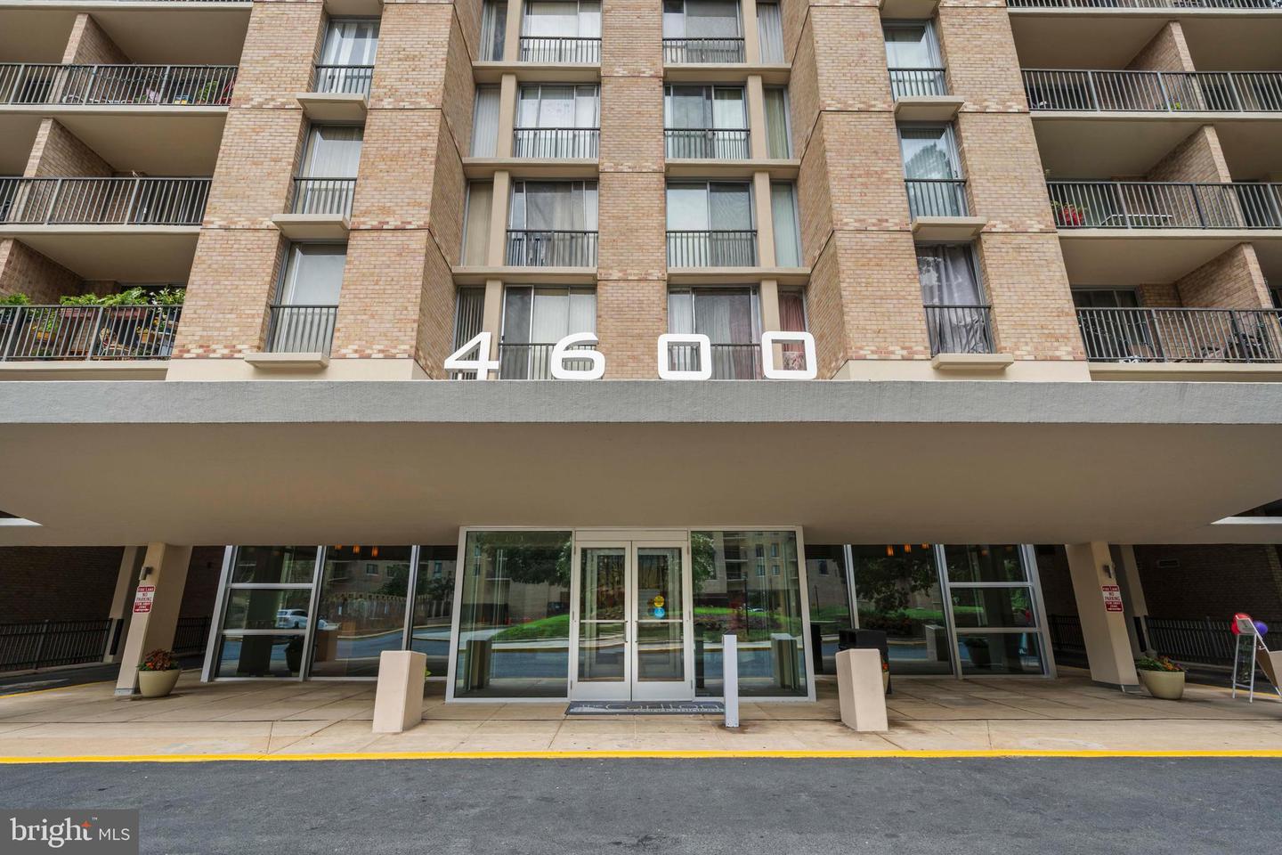 4600 S FOUR MILE RUN DR #707, ARLINGTON, Virginia 22204, 1 Bedroom Bedrooms, ,1 BathroomBathrooms,Residential,For sale,4600 S FOUR MILE RUN DR #707,VAAR2061492 MLS # VAAR2061492