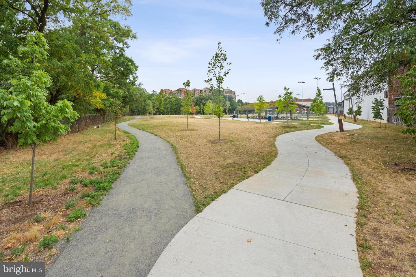 4600 S FOUR MILE RUN DR #707, ARLINGTON, Virginia 22204, 1 Bedroom Bedrooms, ,1 BathroomBathrooms,Residential,For sale,4600 S FOUR MILE RUN DR #707,VAAR2061492 MLS # VAAR2061492
