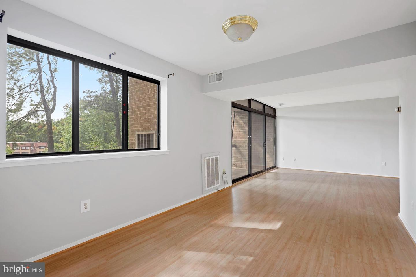 1645 PARKCREST CIR #7D/200, RESTON, Virginia 20190, 2 Bedrooms Bedrooms, ,2 BathroomsBathrooms,Residential,For sale,1645 PARKCREST CIR #7D/200,VAFX2257846 MLS # VAFX2257846