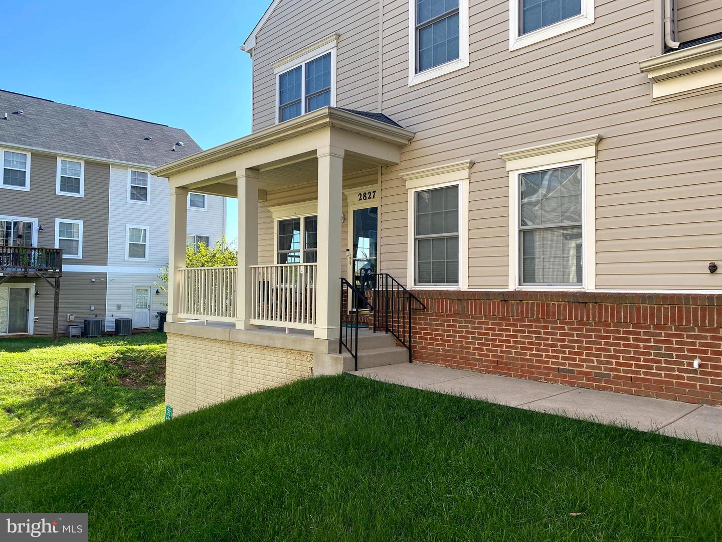 2827 CHINKAPIN OAK LN, WOODBRIDGE, Virginia 22191, 3 Bedrooms Bedrooms, ,2 BathroomsBathrooms,Residential,For sale,2827 CHINKAPIN OAK LN,VAPW2100118 MLS # VAPW2100118