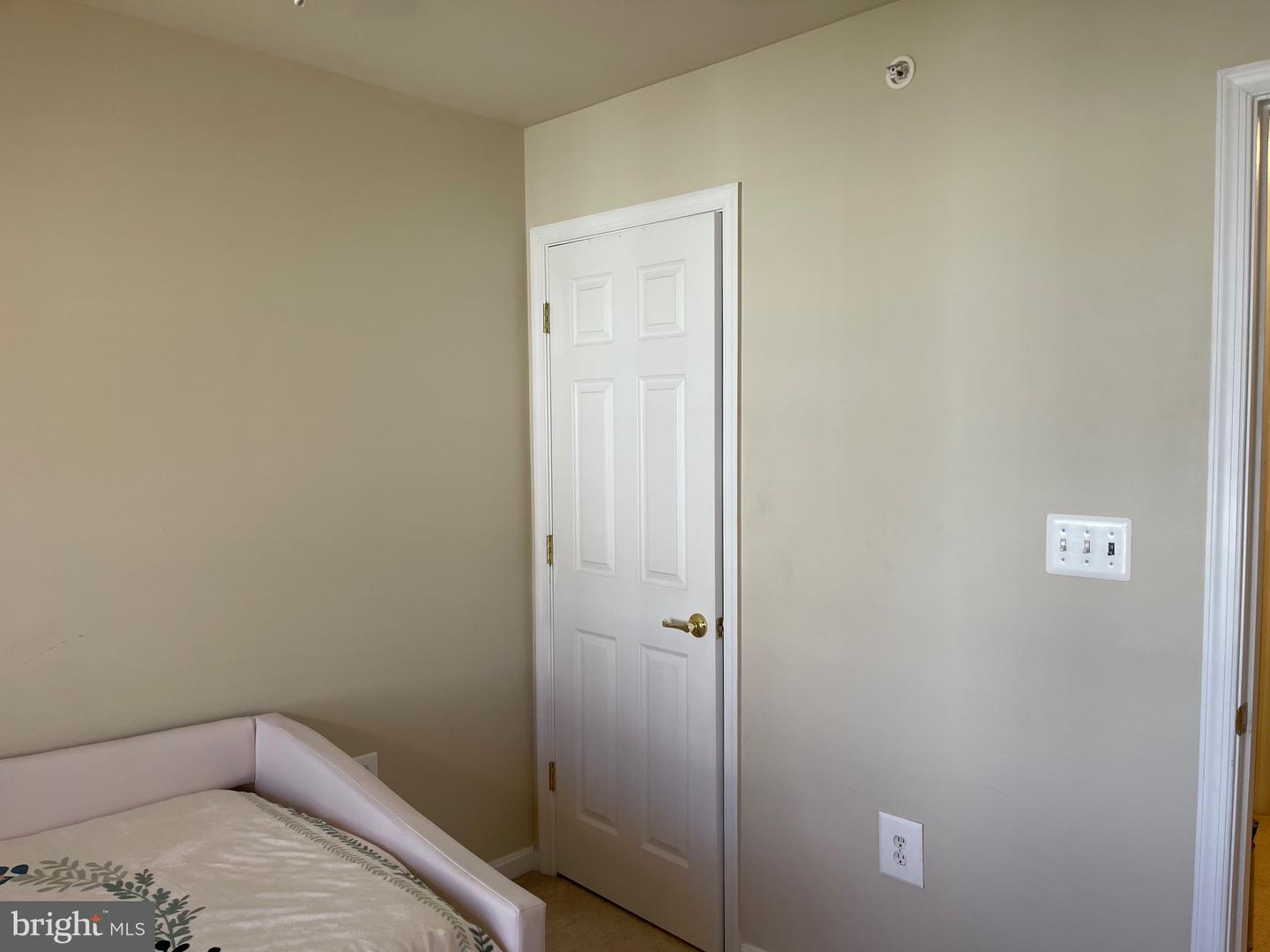 2827 CHINKAPIN OAK LN, WOODBRIDGE, Virginia 22191, 3 Bedrooms Bedrooms, ,2 BathroomsBathrooms,Residential,For sale,2827 CHINKAPIN OAK LN,VAPW2100118 MLS # VAPW2100118