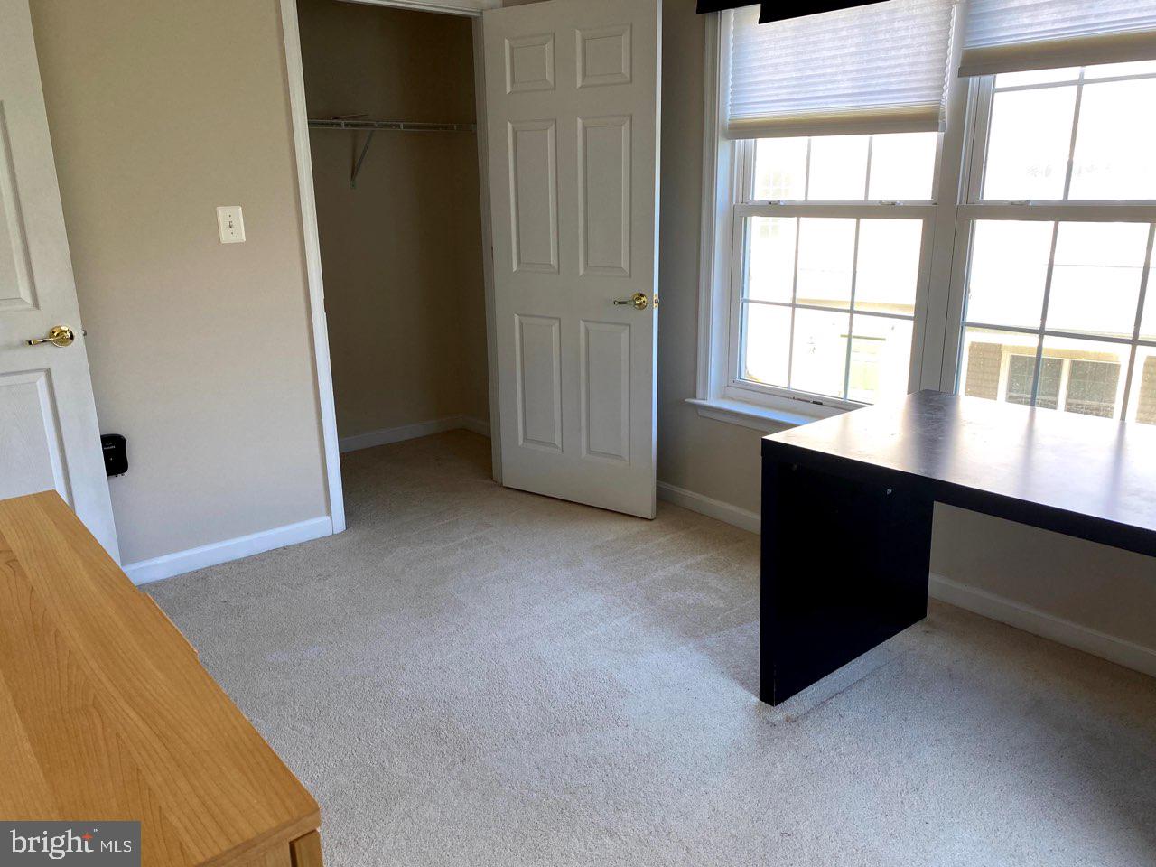 2827 CHINKAPIN OAK LN, WOODBRIDGE, Virginia 22191, 3 Bedrooms Bedrooms, ,2 BathroomsBathrooms,Residential,For sale,2827 CHINKAPIN OAK LN,VAPW2100118 MLS # VAPW2100118