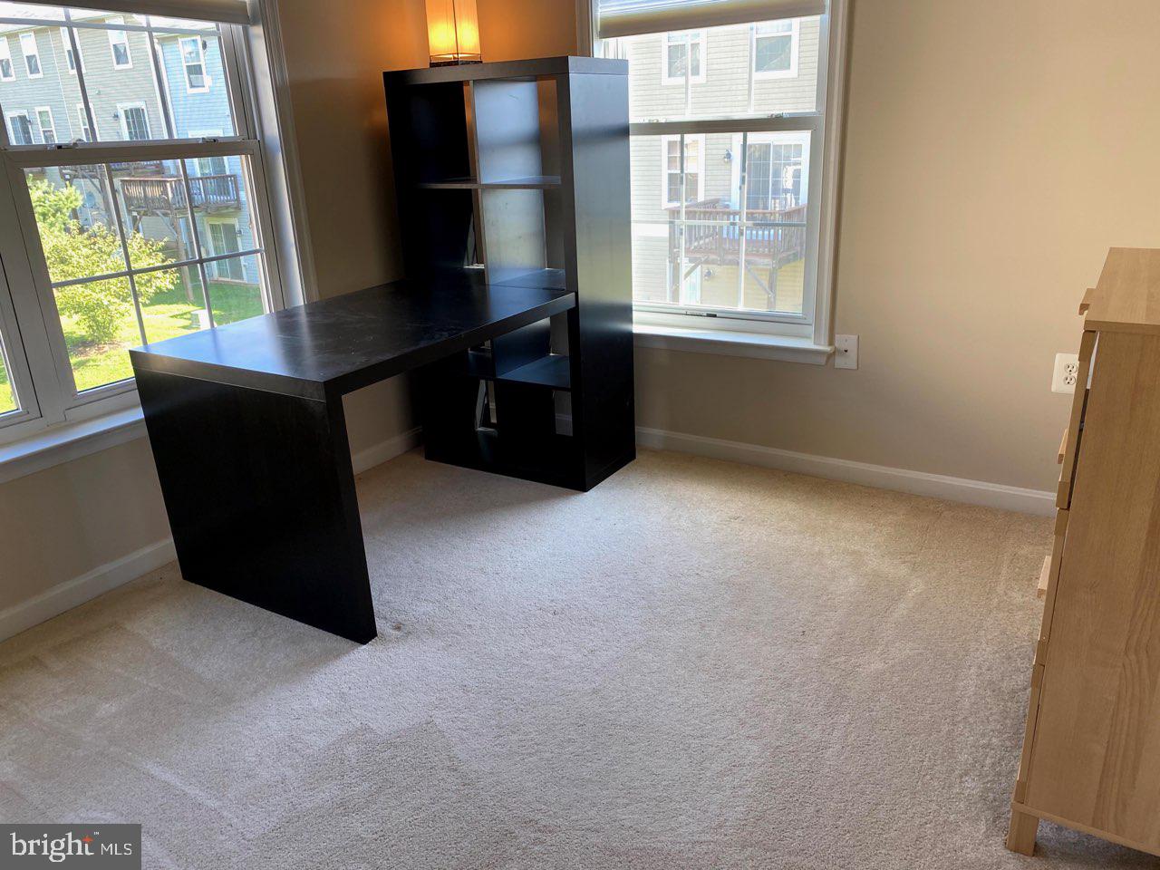 2827 CHINKAPIN OAK LN, WOODBRIDGE, Virginia 22191, 3 Bedrooms Bedrooms, ,2 BathroomsBathrooms,Residential,For sale,2827 CHINKAPIN OAK LN,VAPW2100118 MLS # VAPW2100118