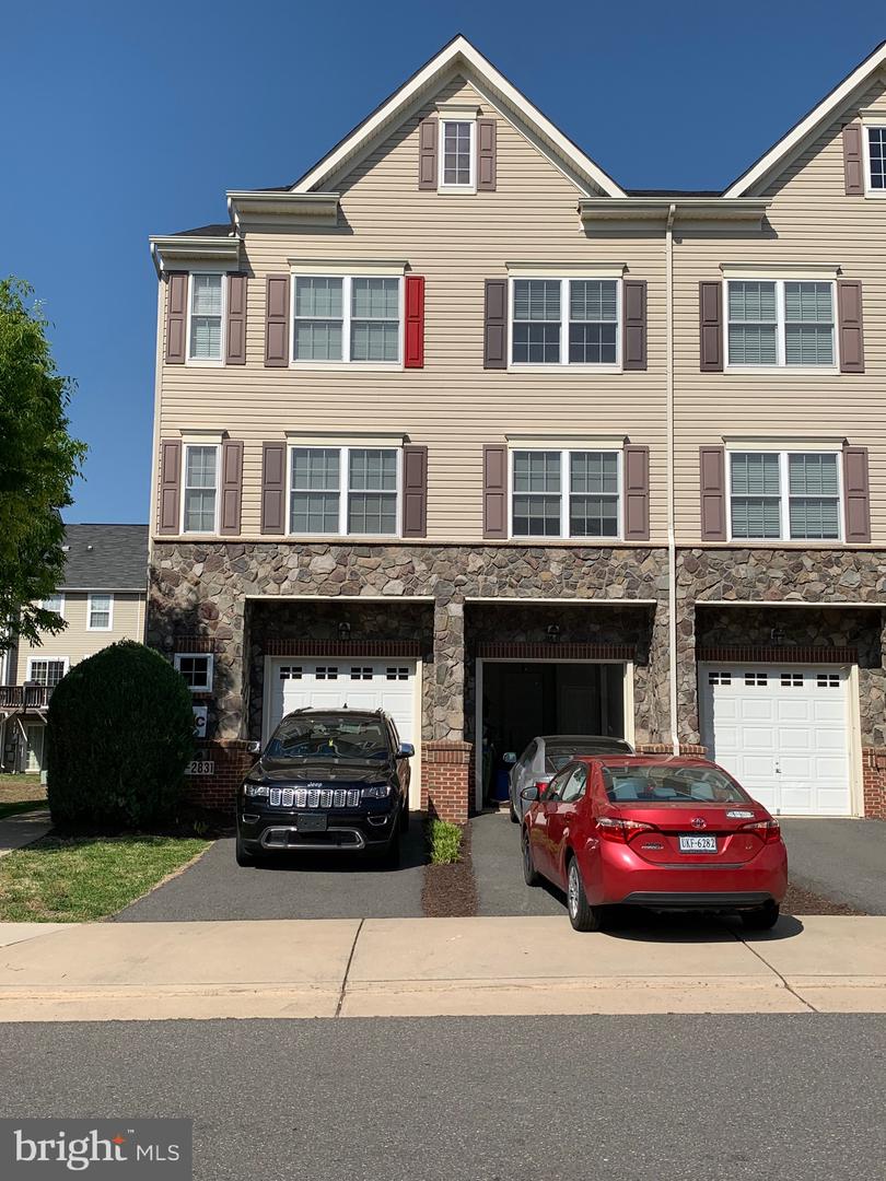 2827 CHINKAPIN OAK LN, WOODBRIDGE, Virginia 22191, 3 Bedrooms Bedrooms, ,2 BathroomsBathrooms,Residential,For sale,2827 CHINKAPIN OAK LN,VAPW2100118 MLS # VAPW2100118