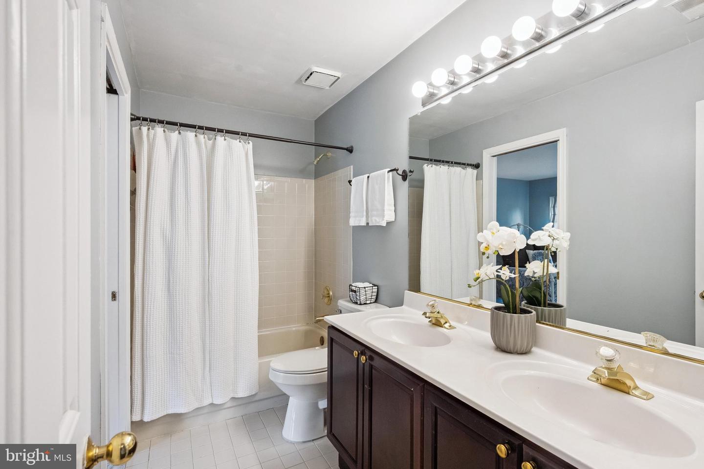 13898 OLD NURSERY CT, CHANTILLY, Virginia 20151, 4 Bedrooms Bedrooms, ,4 BathroomsBathrooms,Residential,For sale,13898 OLD NURSERY CT,VAFX2257864 MLS # VAFX2257864