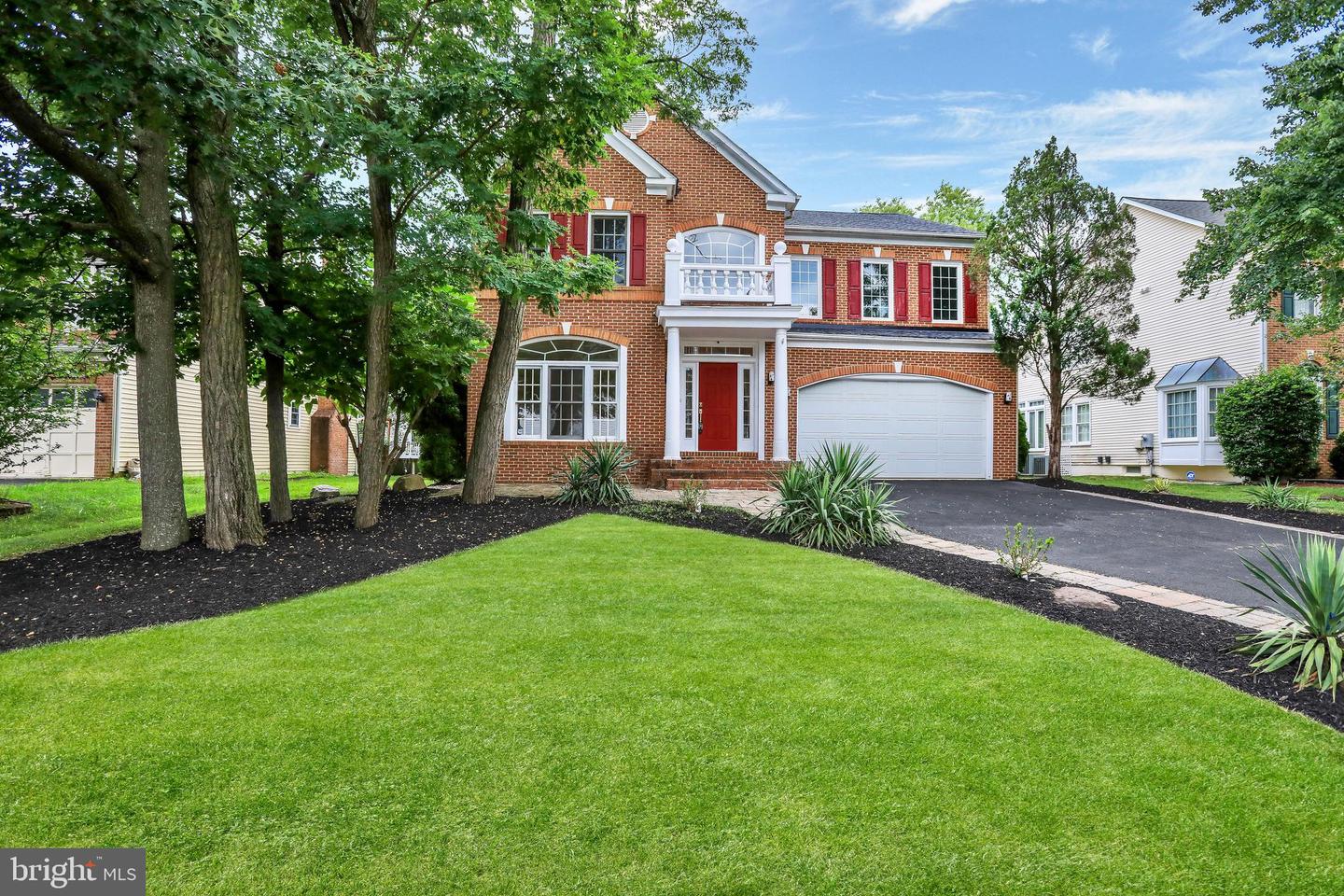 2054 MADRILLON RD, VIENNA, Virginia 22182, 4 Bedrooms Bedrooms, ,4 BathroomsBathrooms,Residential,For sale,2054 MADRILLON RD,VAFX2257888 MLS # VAFX2257888