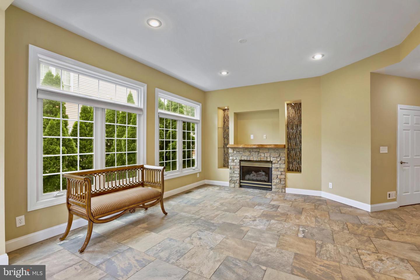 2054 MADRILLON RD, VIENNA, Virginia 22182, 4 Bedrooms Bedrooms, ,4 BathroomsBathrooms,Residential,For sale,2054 MADRILLON RD,VAFX2257888 MLS # VAFX2257888