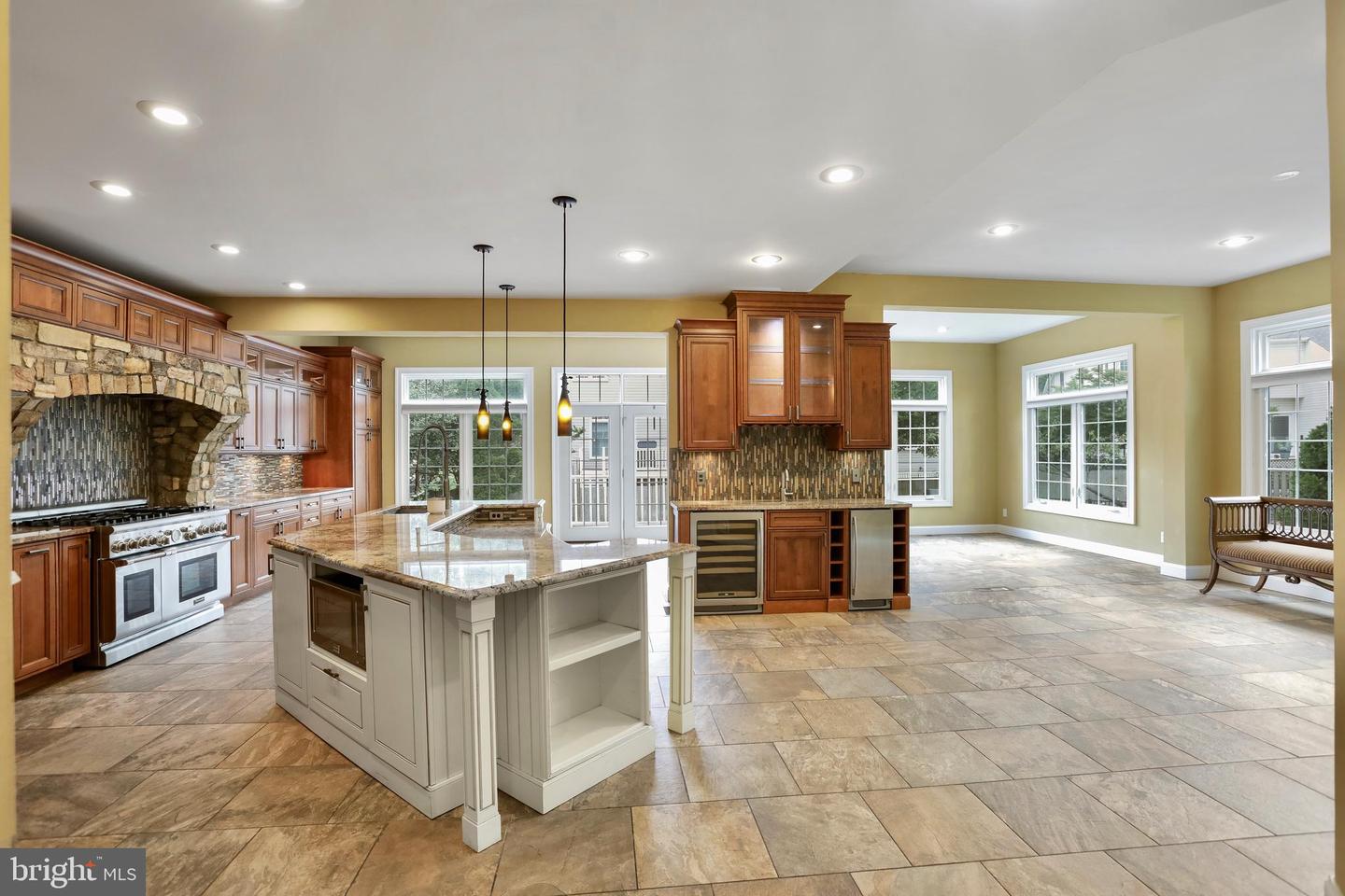 2054 MADRILLON RD, VIENNA, Virginia 22182, 4 Bedrooms Bedrooms, ,4 BathroomsBathrooms,Residential,For sale,2054 MADRILLON RD,VAFX2257888 MLS # VAFX2257888