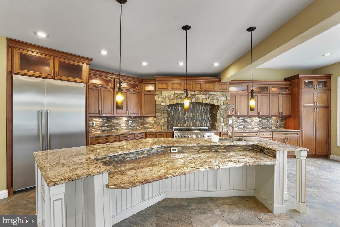 2054 MADRILLON RD, VIENNA, Virginia 22182, 4 Bedrooms Bedrooms, ,4 BathroomsBathrooms,Residential,For sale,2054 MADRILLON RD,VAFX2257888 MLS # VAFX2257888