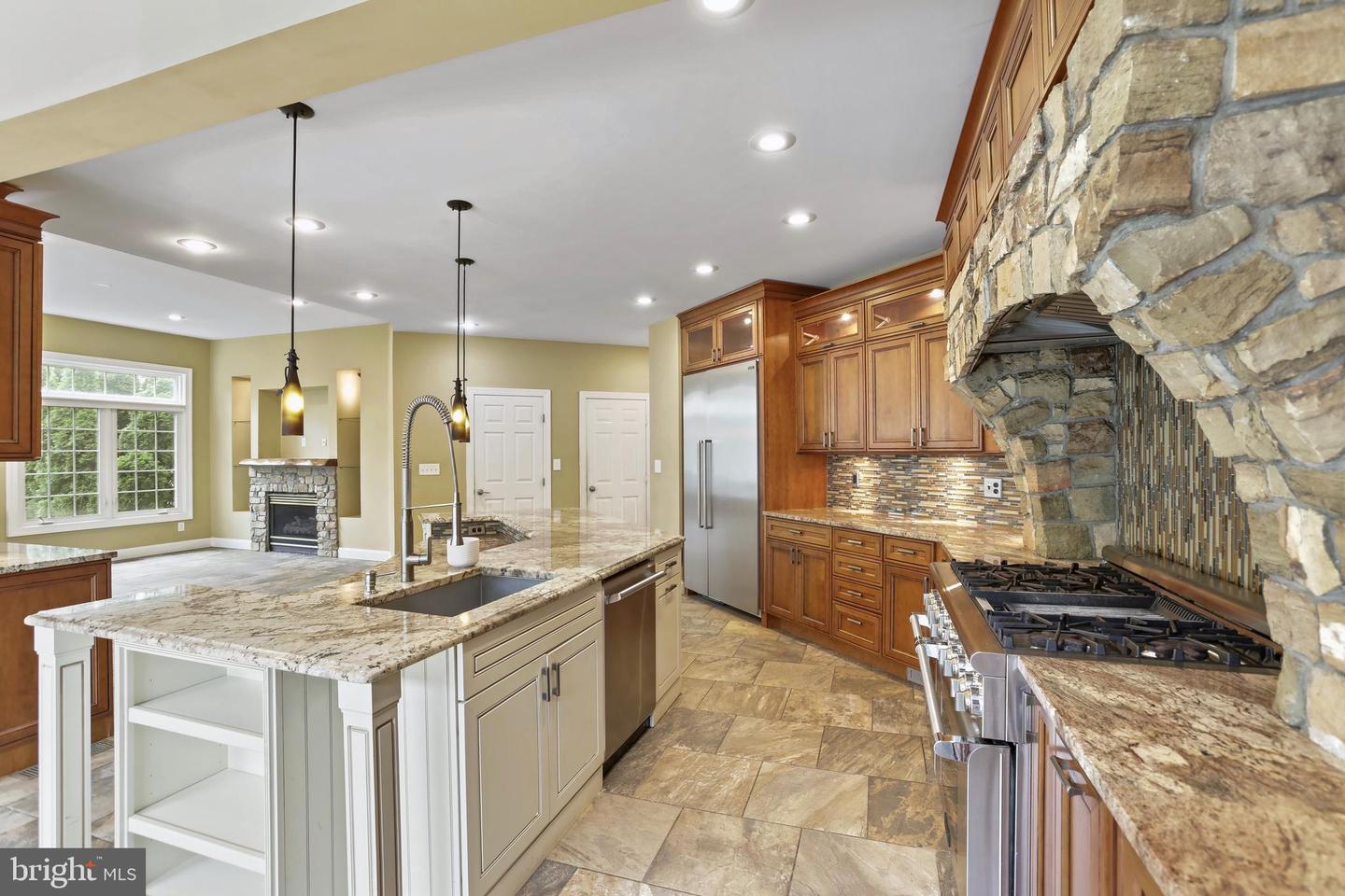 2054 MADRILLON RD, VIENNA, Virginia 22182, 4 Bedrooms Bedrooms, ,4 BathroomsBathrooms,Residential,For sale,2054 MADRILLON RD,VAFX2257888 MLS # VAFX2257888