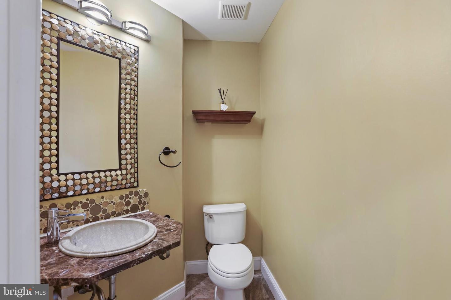 2054 MADRILLON RD, VIENNA, Virginia 22182, 4 Bedrooms Bedrooms, ,4 BathroomsBathrooms,Residential,For sale,2054 MADRILLON RD,VAFX2257888 MLS # VAFX2257888