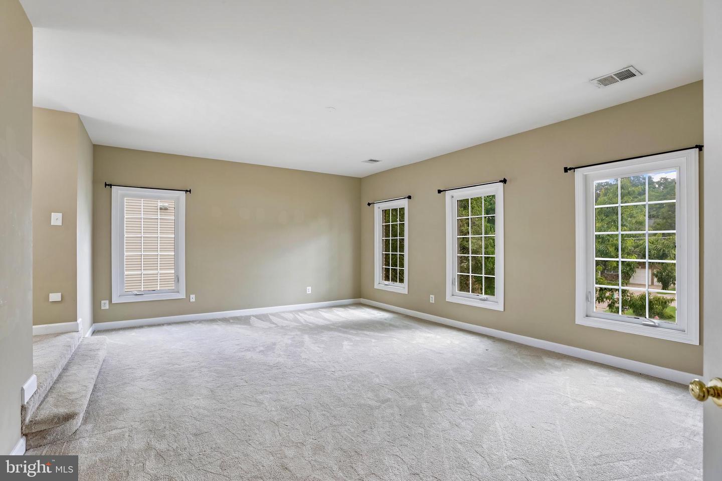 2054 MADRILLON RD, VIENNA, Virginia 22182, 4 Bedrooms Bedrooms, ,4 BathroomsBathrooms,Residential,For sale,2054 MADRILLON RD,VAFX2257888 MLS # VAFX2257888