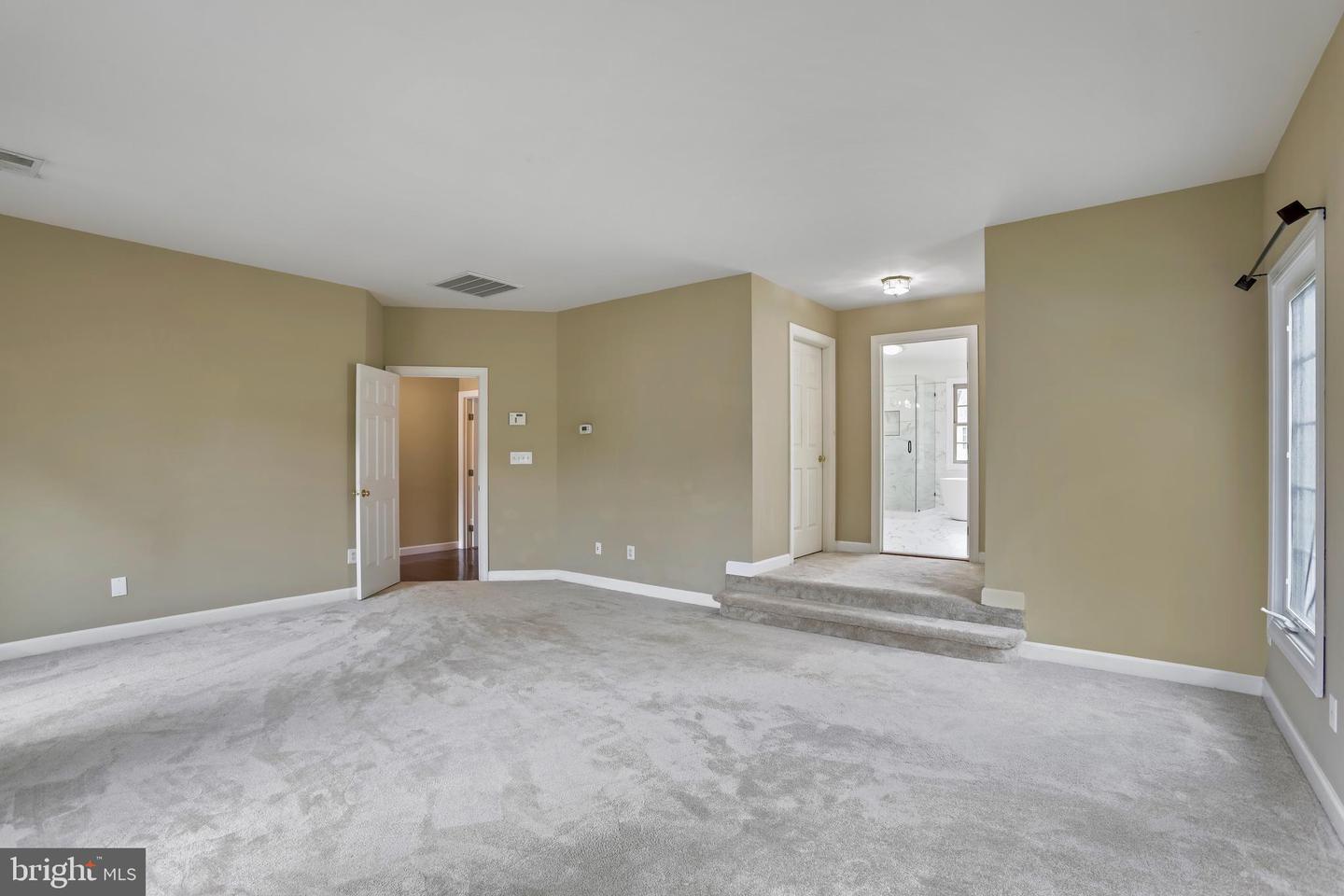 2054 MADRILLON RD, VIENNA, Virginia 22182, 4 Bedrooms Bedrooms, ,4 BathroomsBathrooms,Residential,For sale,2054 MADRILLON RD,VAFX2257888 MLS # VAFX2257888