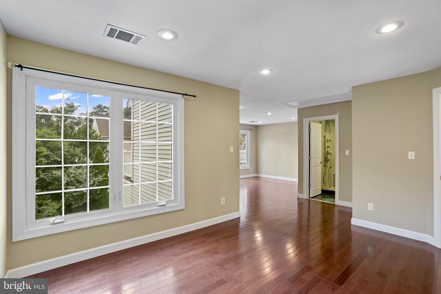 2054 MADRILLON RD, VIENNA, Virginia 22182, 4 Bedrooms Bedrooms, ,4 BathroomsBathrooms,Residential,For sale,2054 MADRILLON RD,VAFX2257888 MLS # VAFX2257888