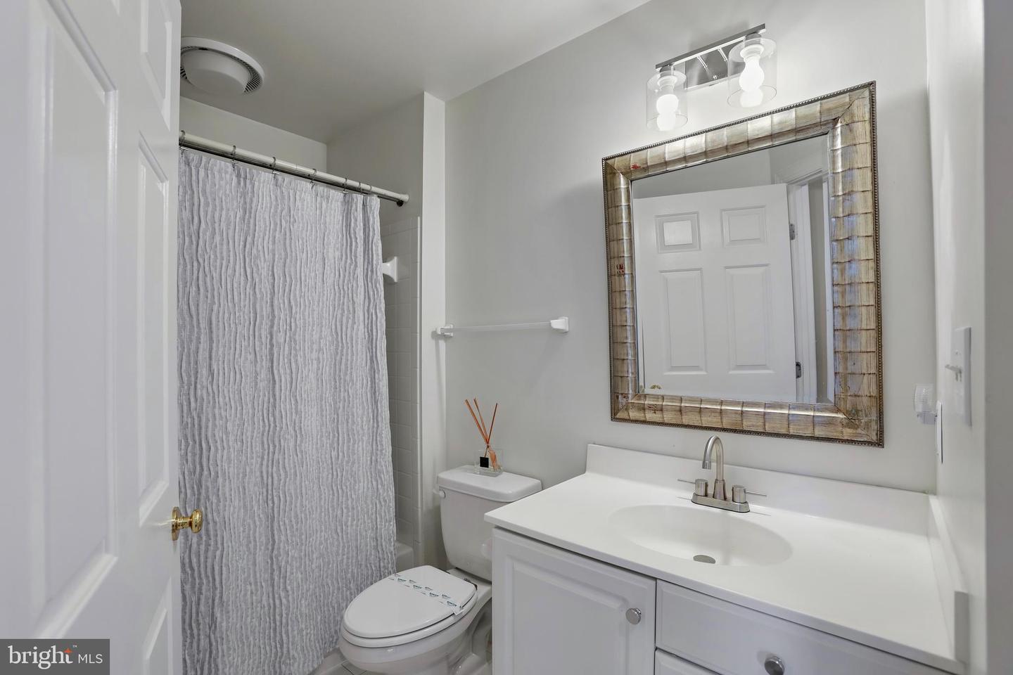 2054 MADRILLON RD, VIENNA, Virginia 22182, 4 Bedrooms Bedrooms, ,4 BathroomsBathrooms,Residential,For sale,2054 MADRILLON RD,VAFX2257888 MLS # VAFX2257888