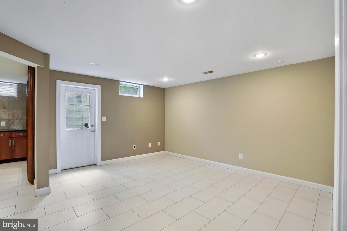 2054 MADRILLON RD, VIENNA, Virginia 22182, 4 Bedrooms Bedrooms, ,4 BathroomsBathrooms,Residential,For sale,2054 MADRILLON RD,VAFX2257888 MLS # VAFX2257888