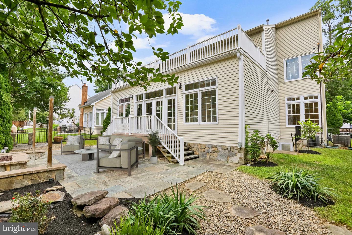 2054 MADRILLON RD, VIENNA, Virginia 22182, 4 Bedrooms Bedrooms, ,4 BathroomsBathrooms,Residential,For sale,2054 MADRILLON RD,VAFX2257888 MLS # VAFX2257888
