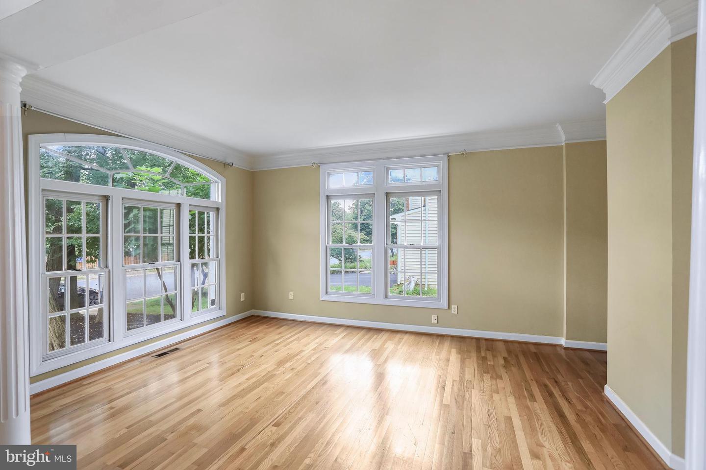 2054 MADRILLON RD, VIENNA, Virginia 22182, 4 Bedrooms Bedrooms, ,4 BathroomsBathrooms,Residential,For sale,2054 MADRILLON RD,VAFX2257888 MLS # VAFX2257888