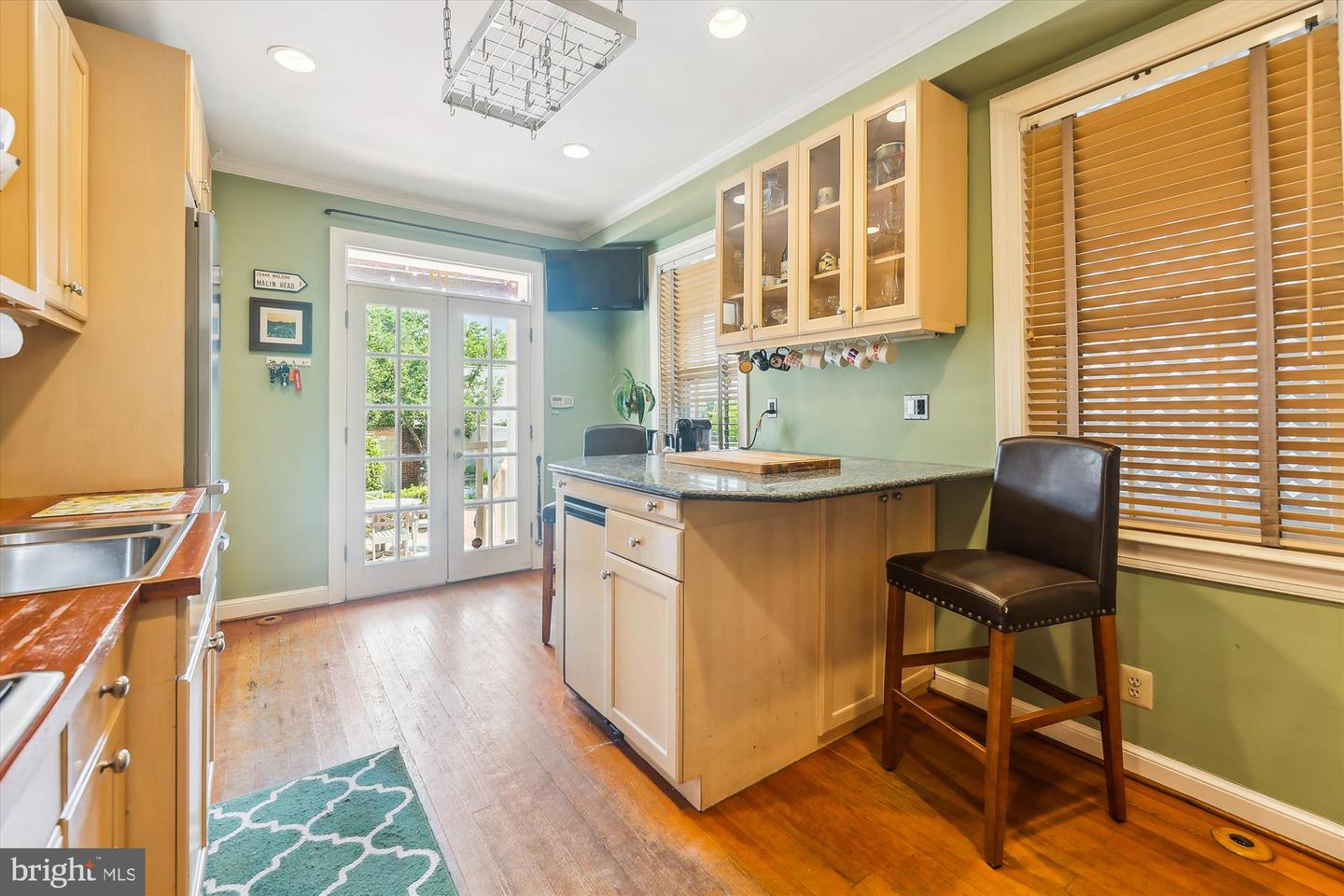 719 GIBBON ST, ALEXANDRIA, Virginia 22314, 3 Bedrooms Bedrooms, ,3 BathroomsBathrooms,Residential,For sale,719 GIBBON ST,VAAX2047922 MLS # VAAX2047922