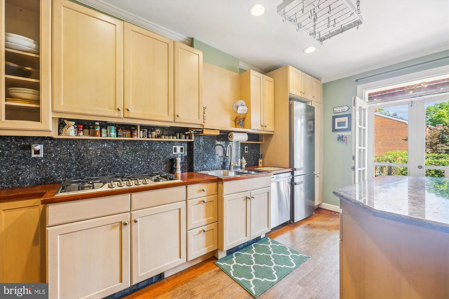 719 GIBBON ST, ALEXANDRIA, Virginia 22314, 3 Bedrooms Bedrooms, ,3 BathroomsBathrooms,Residential,For sale,719 GIBBON ST,VAAX2047922 MLS # VAAX2047922