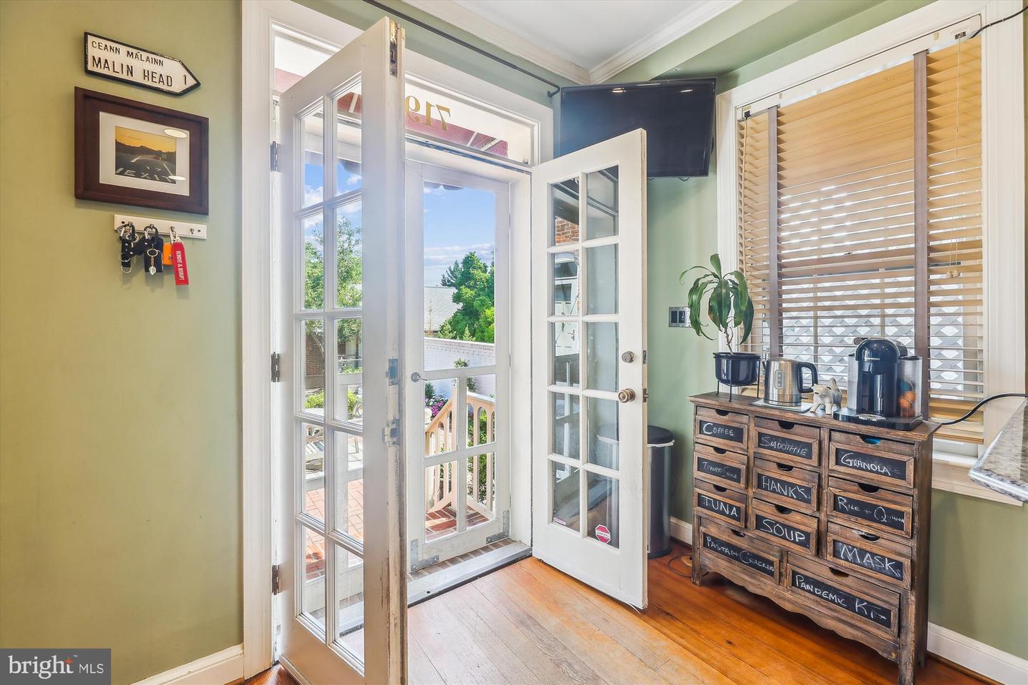 719 GIBBON ST, ALEXANDRIA, Virginia 22314, 3 Bedrooms Bedrooms, ,3 BathroomsBathrooms,Residential,For sale,719 GIBBON ST,VAAX2047922 MLS # VAAX2047922