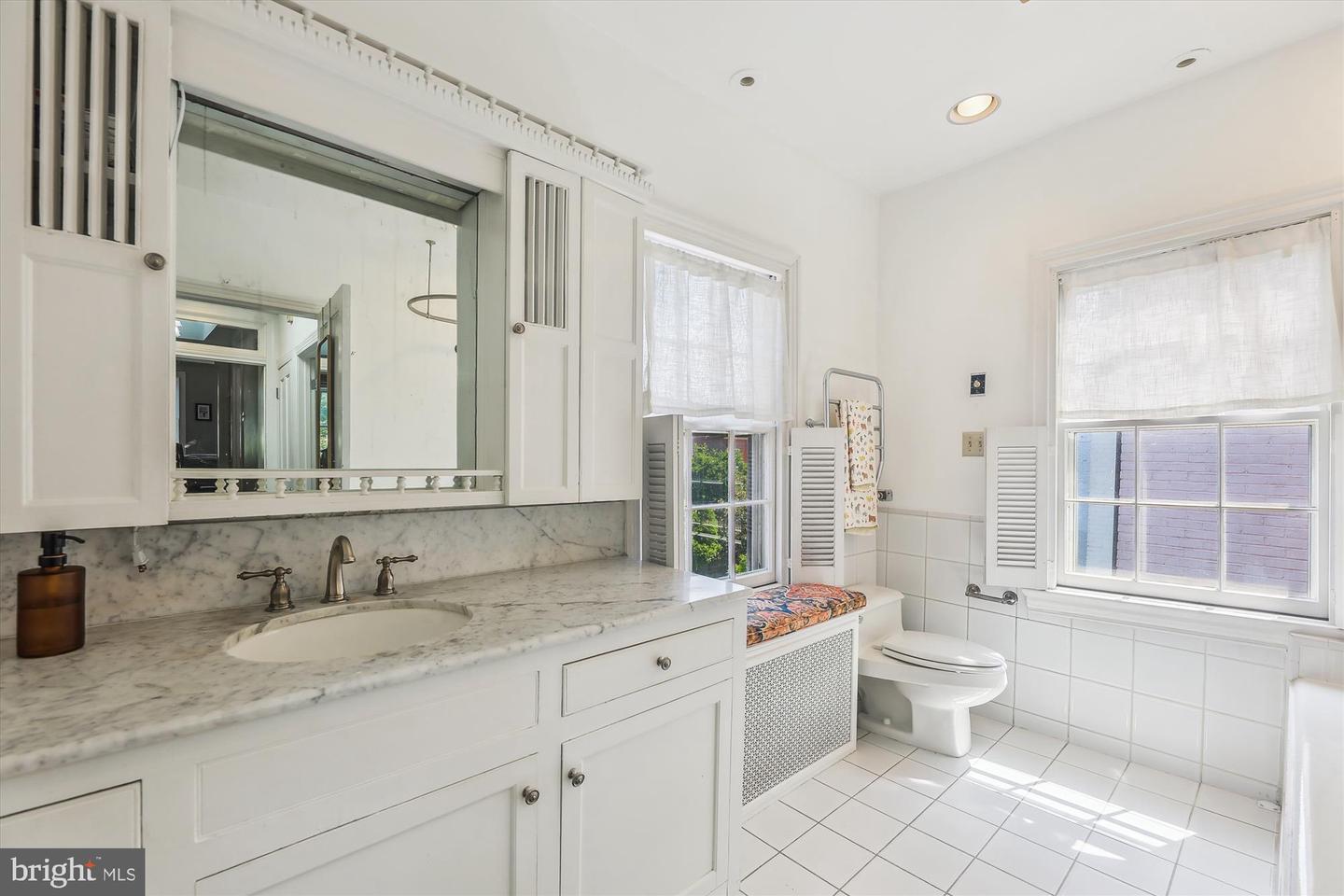 719 GIBBON ST, ALEXANDRIA, Virginia 22314, 3 Bedrooms Bedrooms, ,3 BathroomsBathrooms,Residential,For sale,719 GIBBON ST,VAAX2047922 MLS # VAAX2047922
