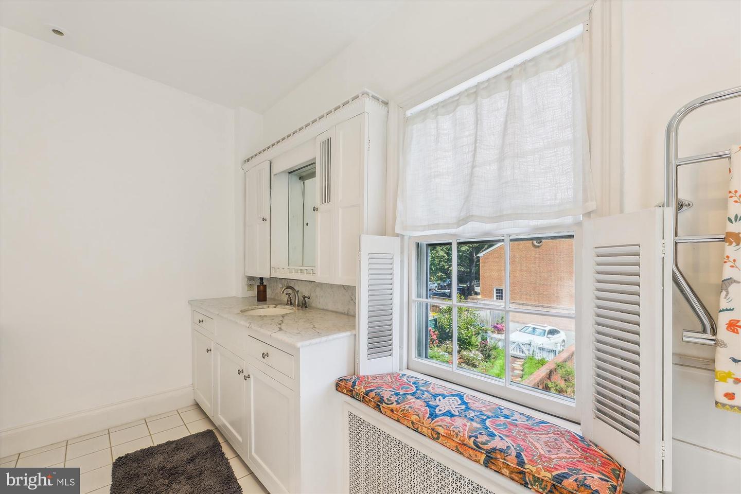 719 GIBBON ST, ALEXANDRIA, Virginia 22314, 3 Bedrooms Bedrooms, ,3 BathroomsBathrooms,Residential,For sale,719 GIBBON ST,VAAX2047922 MLS # VAAX2047922
