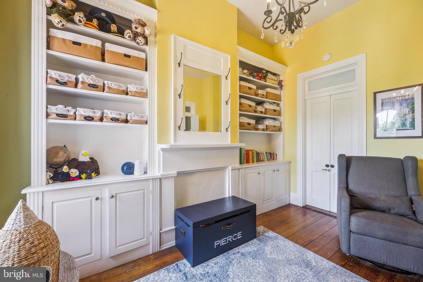 719 GIBBON ST, ALEXANDRIA, Virginia 22314, 3 Bedrooms Bedrooms, ,3 BathroomsBathrooms,Residential,For sale,719 GIBBON ST,VAAX2047922 MLS # VAAX2047922