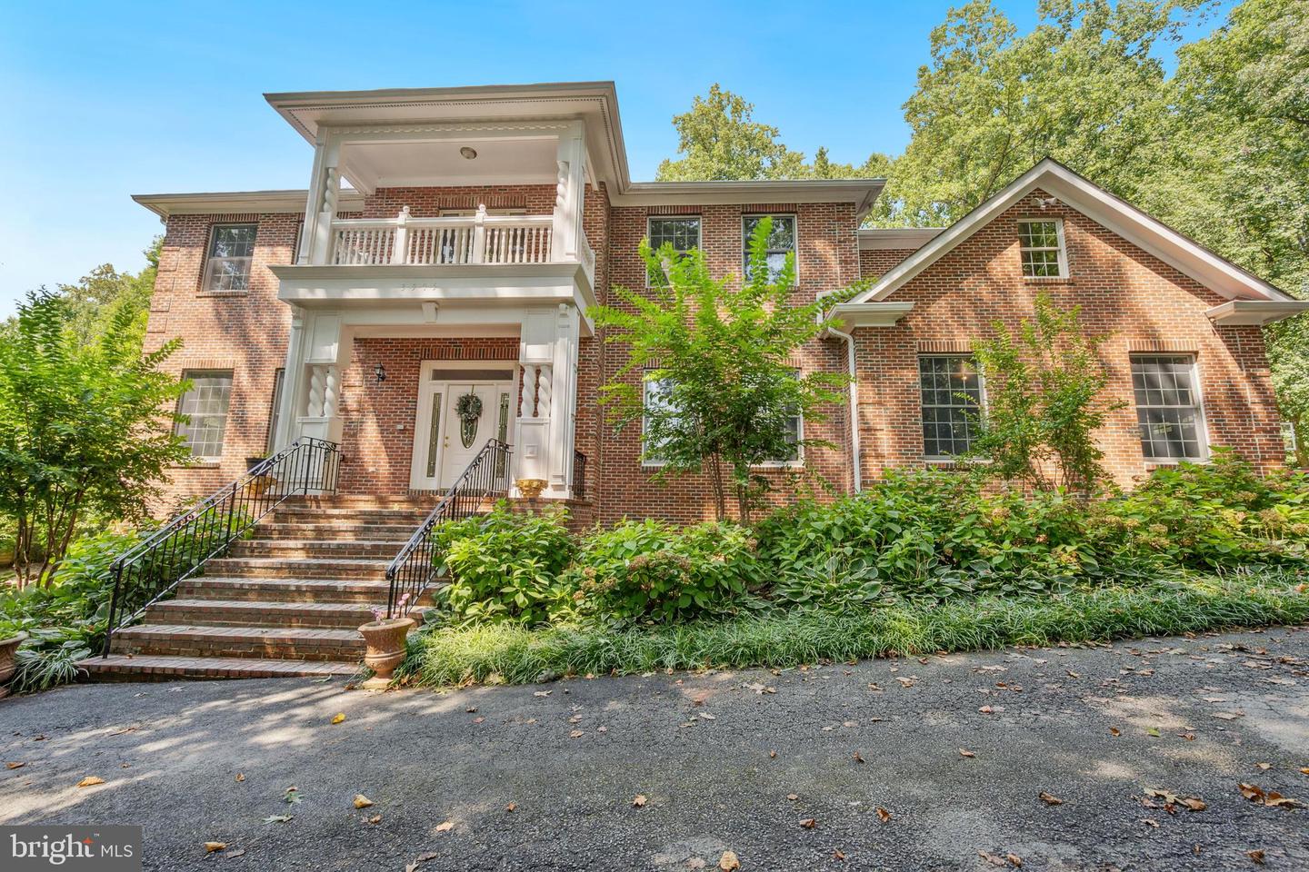 3905 HUMMER, ANNANDALE, Virginia 22003, 7 Bedrooms Bedrooms, 21 Rooms Rooms,6 BathroomsBathrooms,Residential,For sale,3905 HUMMER,VAFX2258040 MLS # VAFX2258040