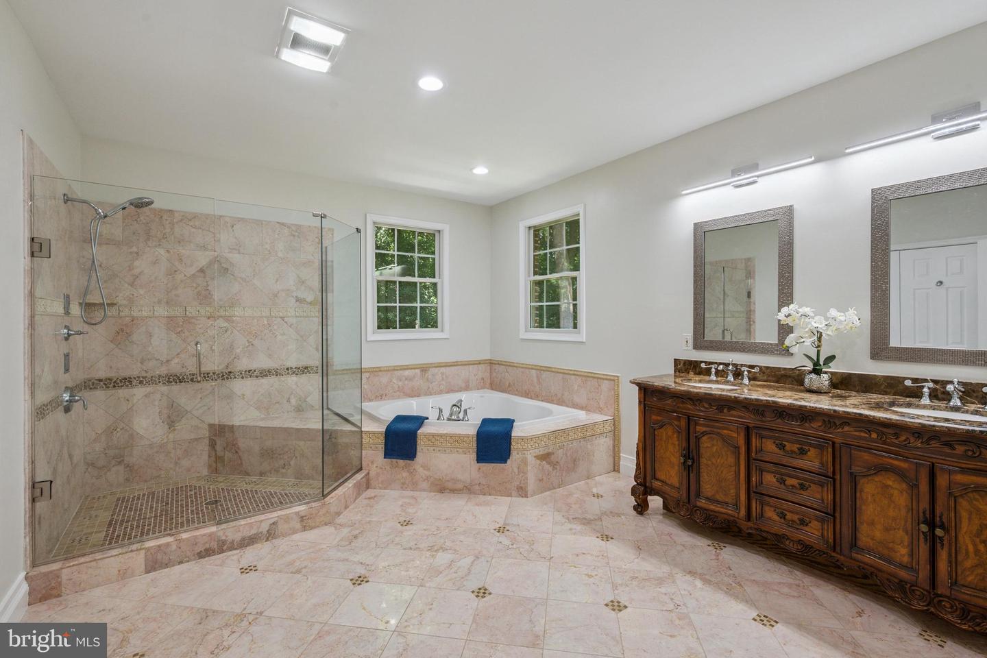 3905 HUMMER, ANNANDALE, Virginia 22003, 7 Bedrooms Bedrooms, 21 Rooms Rooms,6 BathroomsBathrooms,Residential,For sale,3905 HUMMER,VAFX2258040 MLS # VAFX2258040