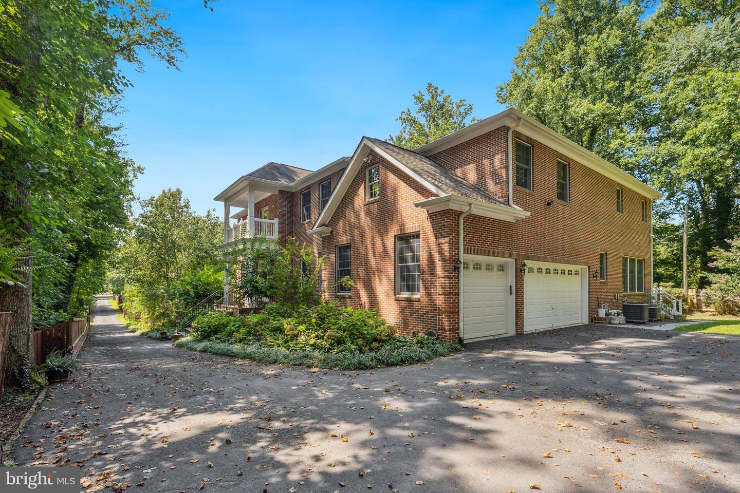 3905 HUMMER, ANNANDALE, Virginia 22003, 7 Bedrooms Bedrooms, 21 Rooms Rooms,6 BathroomsBathrooms,Residential,For sale,3905 HUMMER,VAFX2258040 MLS # VAFX2258040