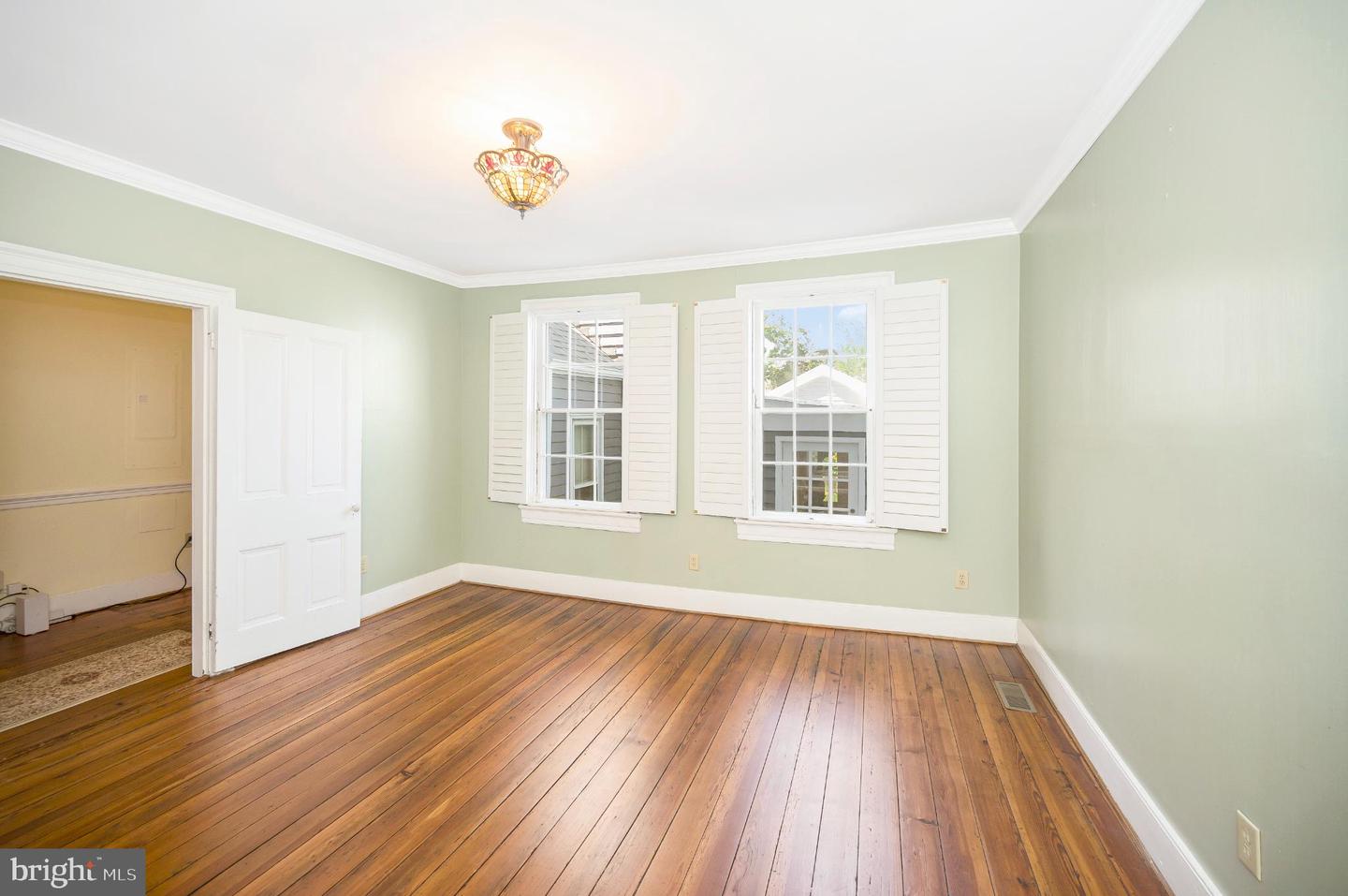 1102 PRINCE EDWARD ST, FREDERICKSBURG, Virginia 22401, 3 Bedrooms Bedrooms, 11 Rooms Rooms,2 BathroomsBathrooms,Residential,For sale,1102 PRINCE EDWARD ST,VAFB2008666 MLS # VAFB2008666