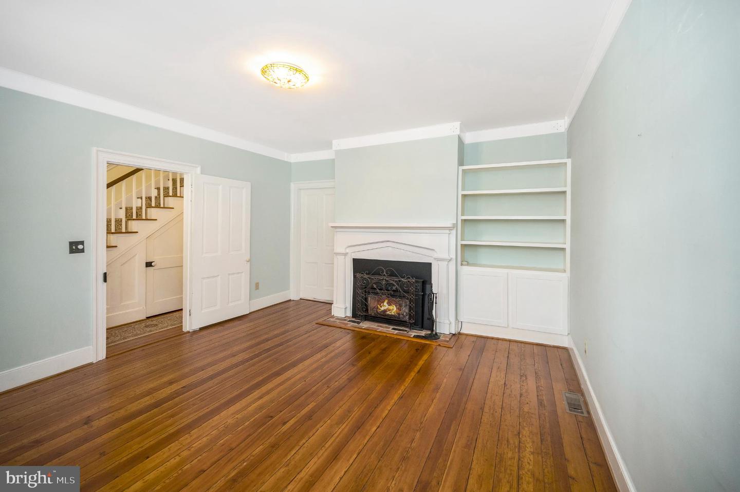 1102 PRINCE EDWARD ST, FREDERICKSBURG, Virginia 22401, 3 Bedrooms Bedrooms, 11 Rooms Rooms,2 BathroomsBathrooms,Residential,For sale,1102 PRINCE EDWARD ST,VAFB2008666 MLS # VAFB2008666