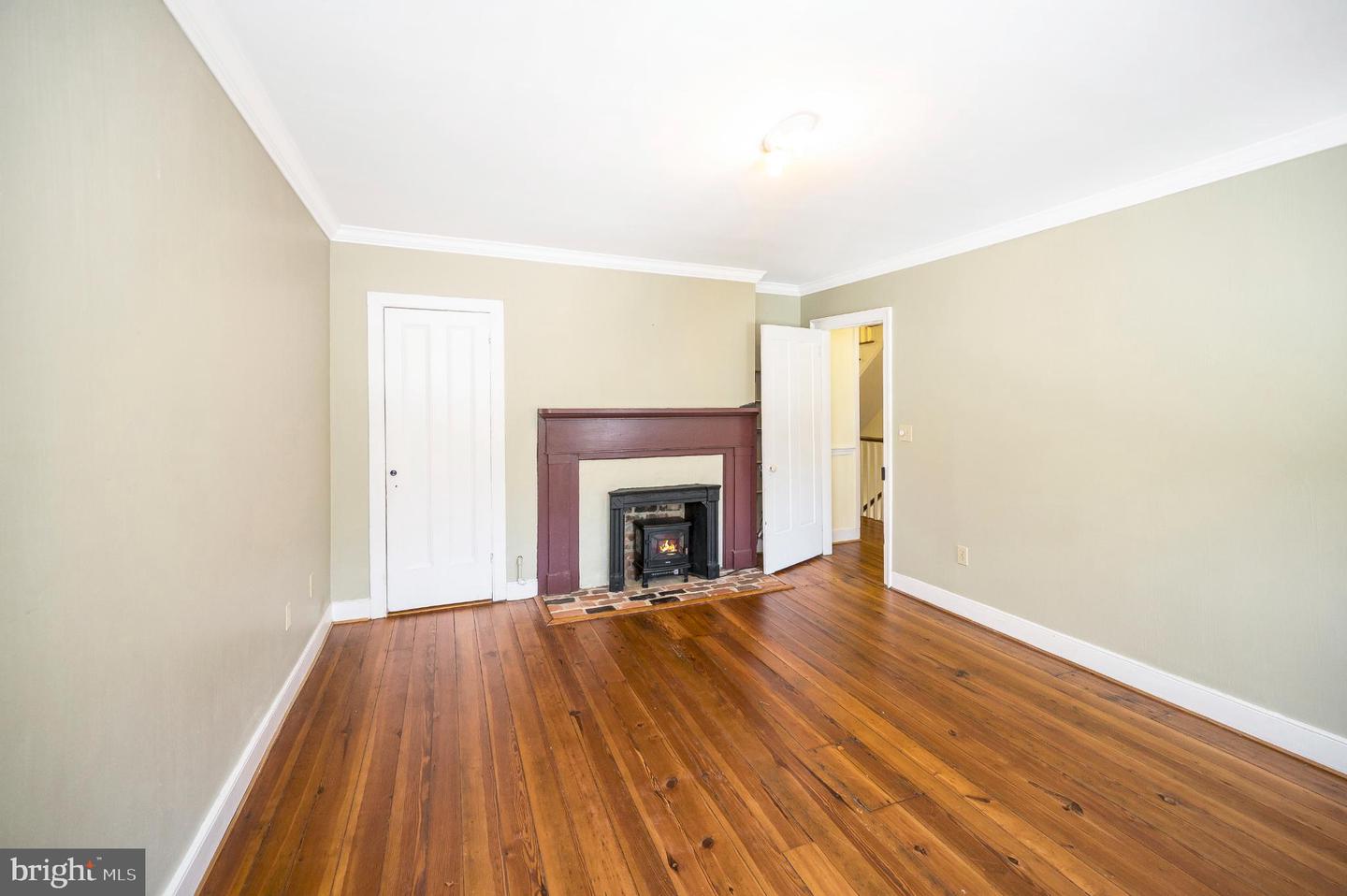 1102 PRINCE EDWARD ST, FREDERICKSBURG, Virginia 22401, 3 Bedrooms Bedrooms, 11 Rooms Rooms,2 BathroomsBathrooms,Residential,For sale,1102 PRINCE EDWARD ST,VAFB2008666 MLS # VAFB2008666