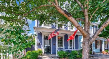 1102 PRINCE EDWARD ST, FREDERICKSBURG, Virginia 22401, 3 Bedrooms Bedrooms, 11 Rooms Rooms,2 BathroomsBathrooms,Residential,For sale,1102 PRINCE EDWARD ST,VAFB2008666 MLS # VAFB2008666