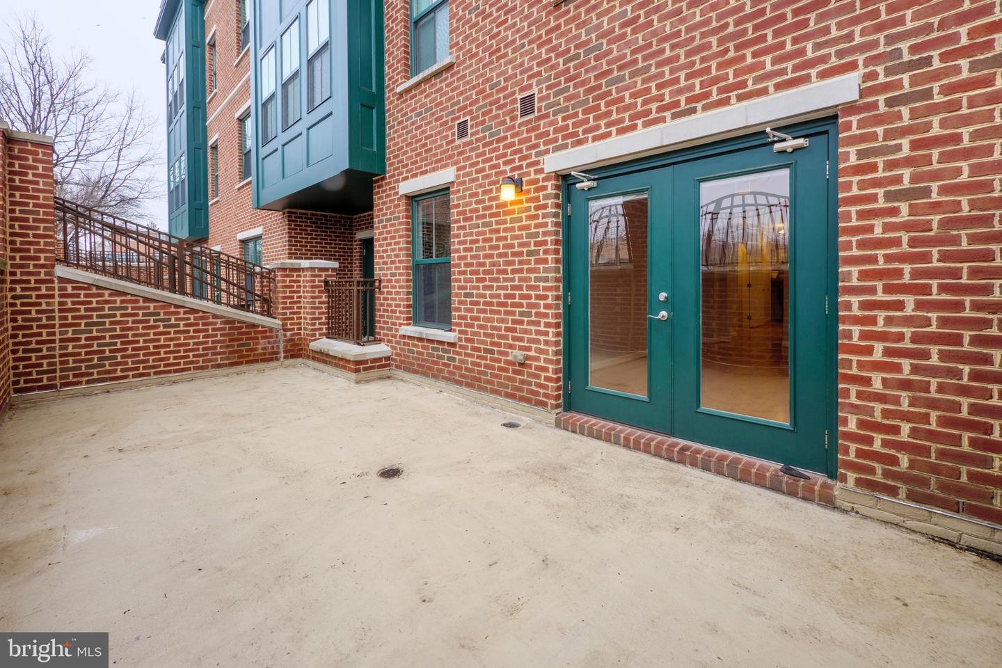 2101 N MONROE ST #105, ARLINGTON, Virginia 22207, 1 Bedroom Bedrooms, ,1 BathroomBathrooms,Residential,For sale,2101 N MONROE ST #105,VAAR2061528 MLS # VAAR2061528
