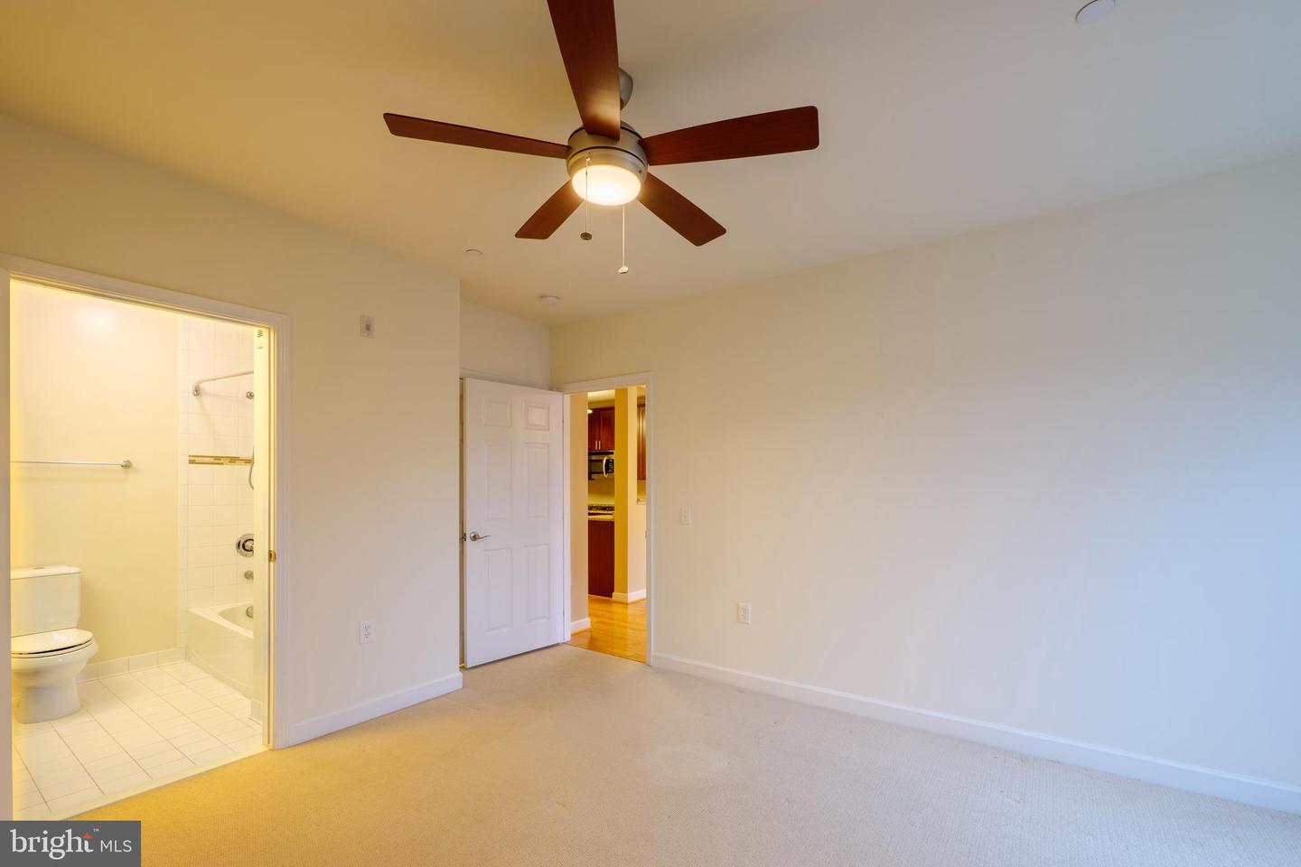 2101 N MONROE ST #105, ARLINGTON, Virginia 22207, 1 Bedroom Bedrooms, ,1 BathroomBathrooms,Residential,For sale,2101 N MONROE ST #105,VAAR2061528 MLS # VAAR2061528