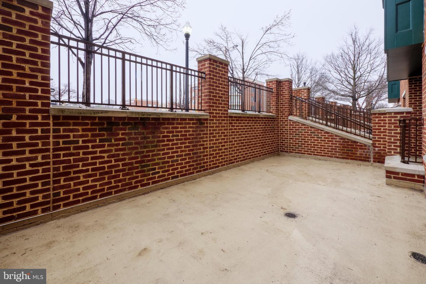 2101 N MONROE ST #105, ARLINGTON, Virginia 22207, 1 Bedroom Bedrooms, ,1 BathroomBathrooms,Residential,For sale,2101 N MONROE ST #105,VAAR2061528 MLS # VAAR2061528