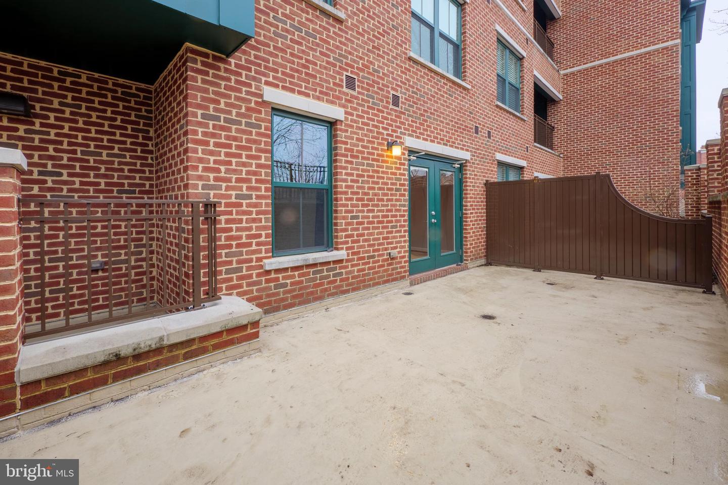 2101 N MONROE ST #105, ARLINGTON, Virginia 22207, 1 Bedroom Bedrooms, ,1 BathroomBathrooms,Residential,For sale,2101 N MONROE ST #105,VAAR2061528 MLS # VAAR2061528