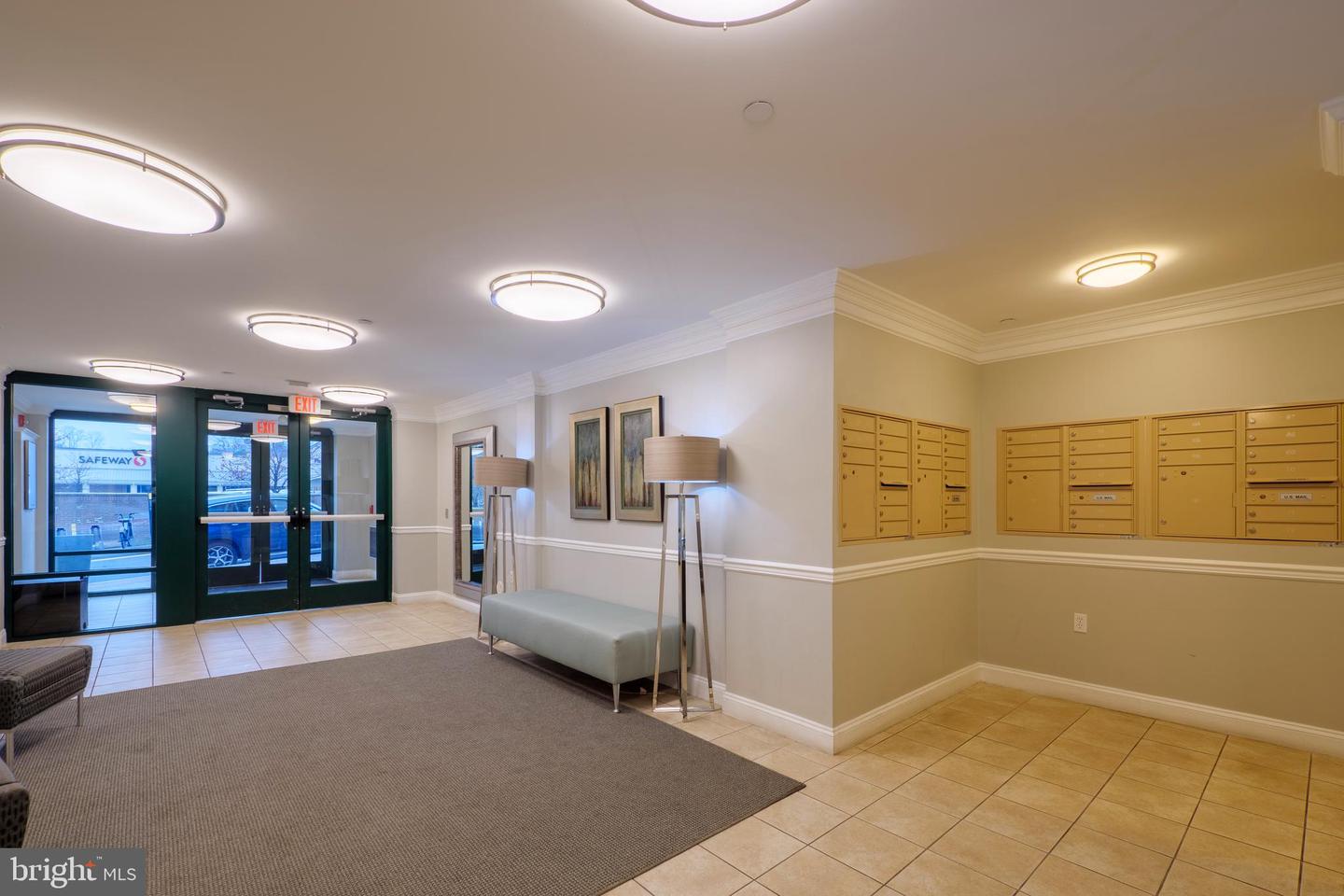 2101 N MONROE ST #105, ARLINGTON, Virginia 22207, 1 Bedroom Bedrooms, ,1 BathroomBathrooms,Residential,For sale,2101 N MONROE ST #105,VAAR2061528 MLS # VAAR2061528